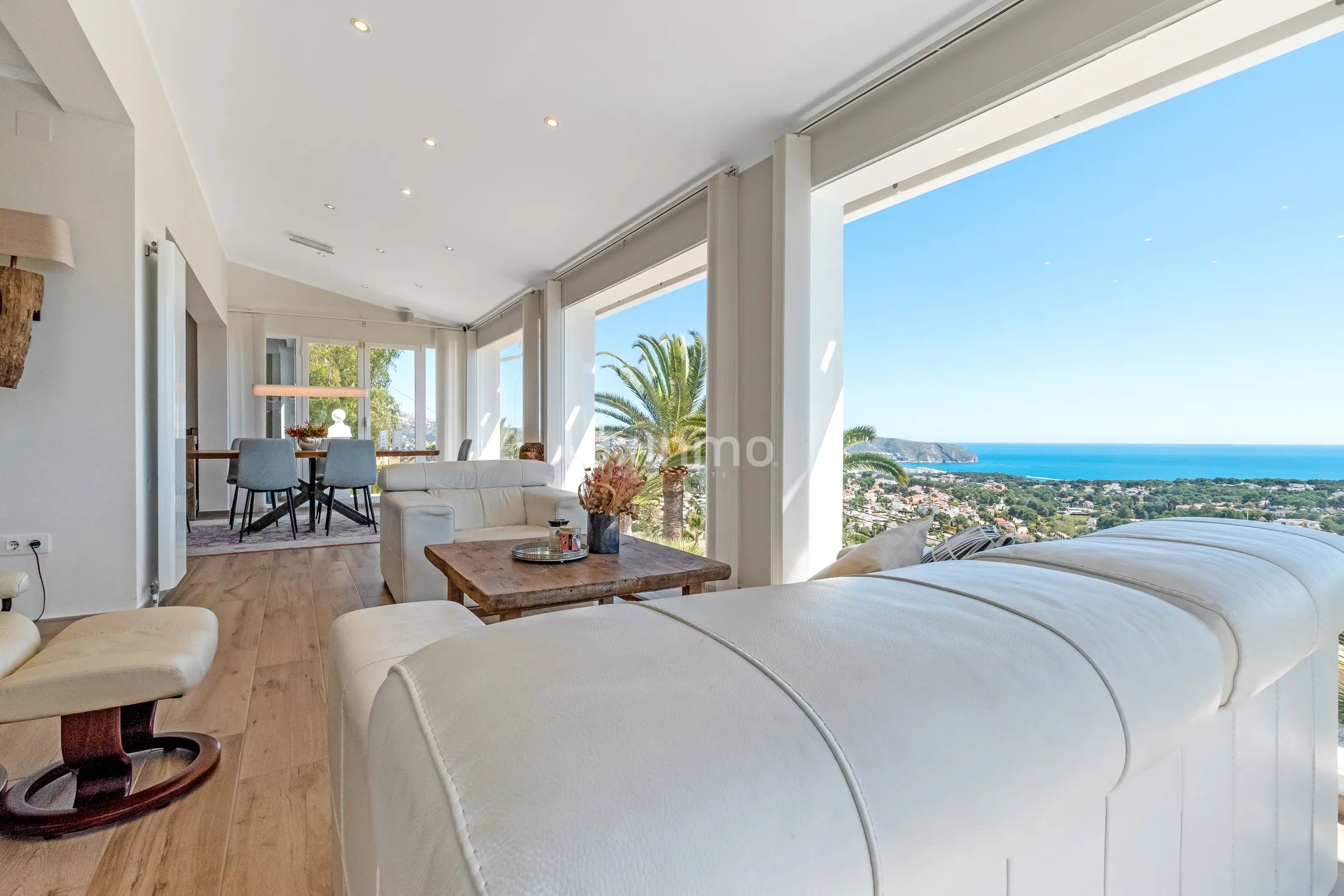 Luxe villa met panoramisch uitzicht op zee