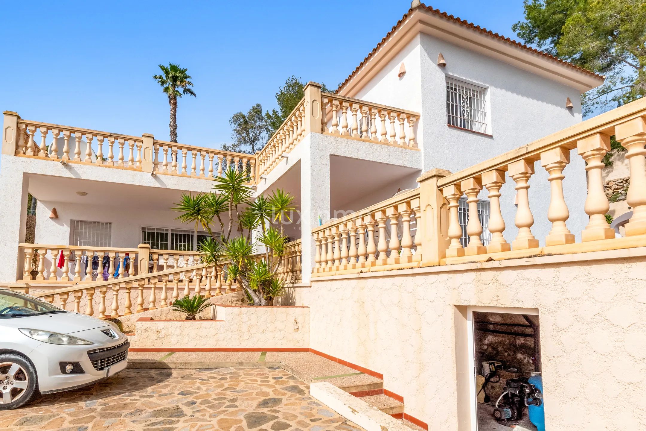 Mediterranean-style villa with pool and sea views in Altea La Vella — photo 26