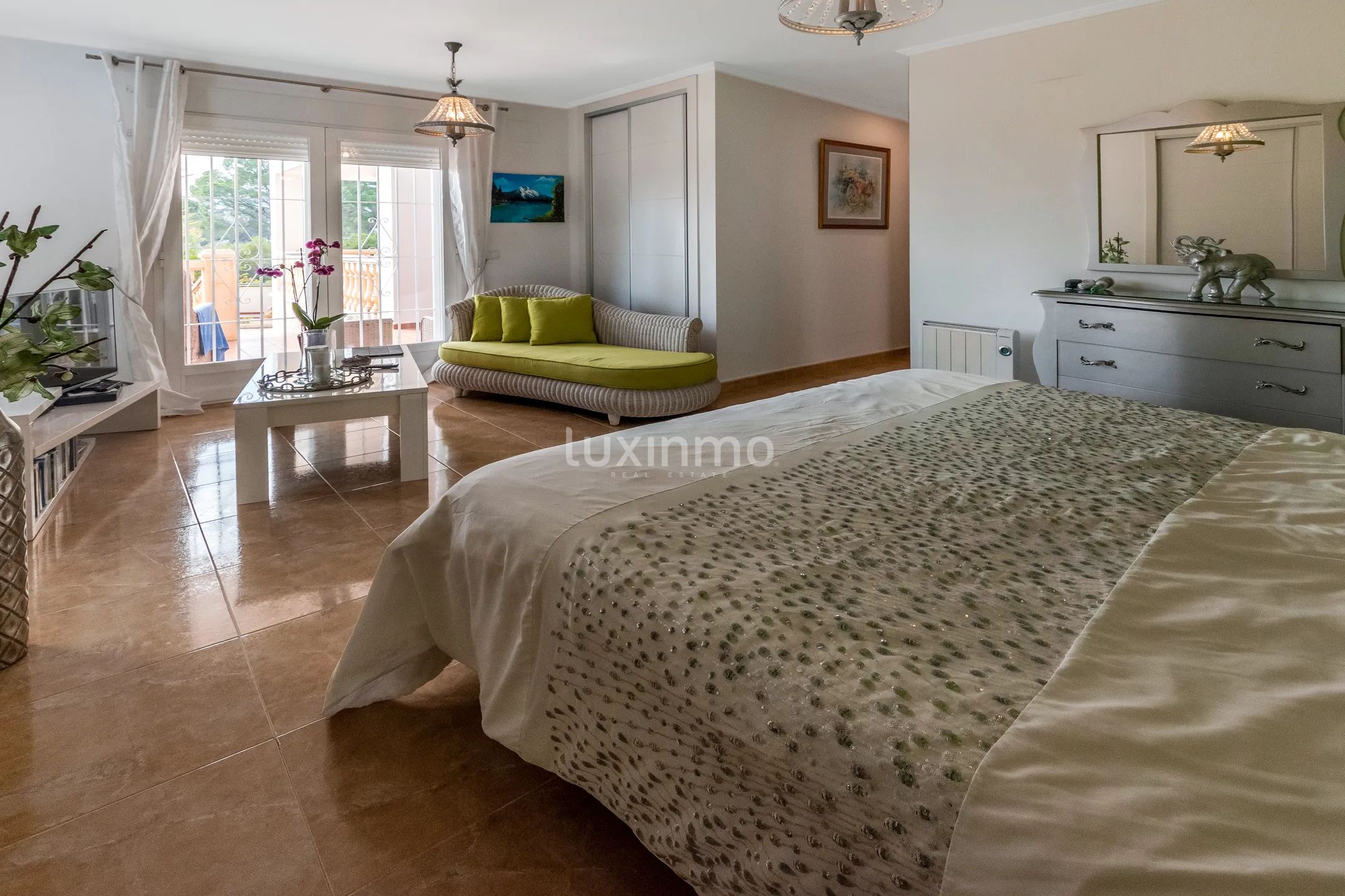 Mediterranean-style villa with pool and sea views in Altea La Vella — photo 15
