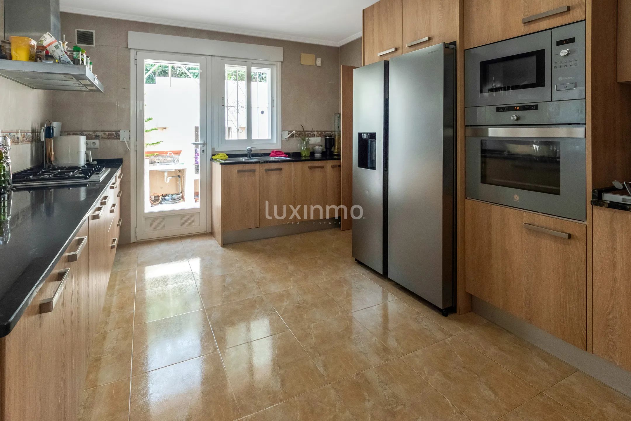 Mediterranean-style villa with pool and sea views in Altea La Vella — photo 9