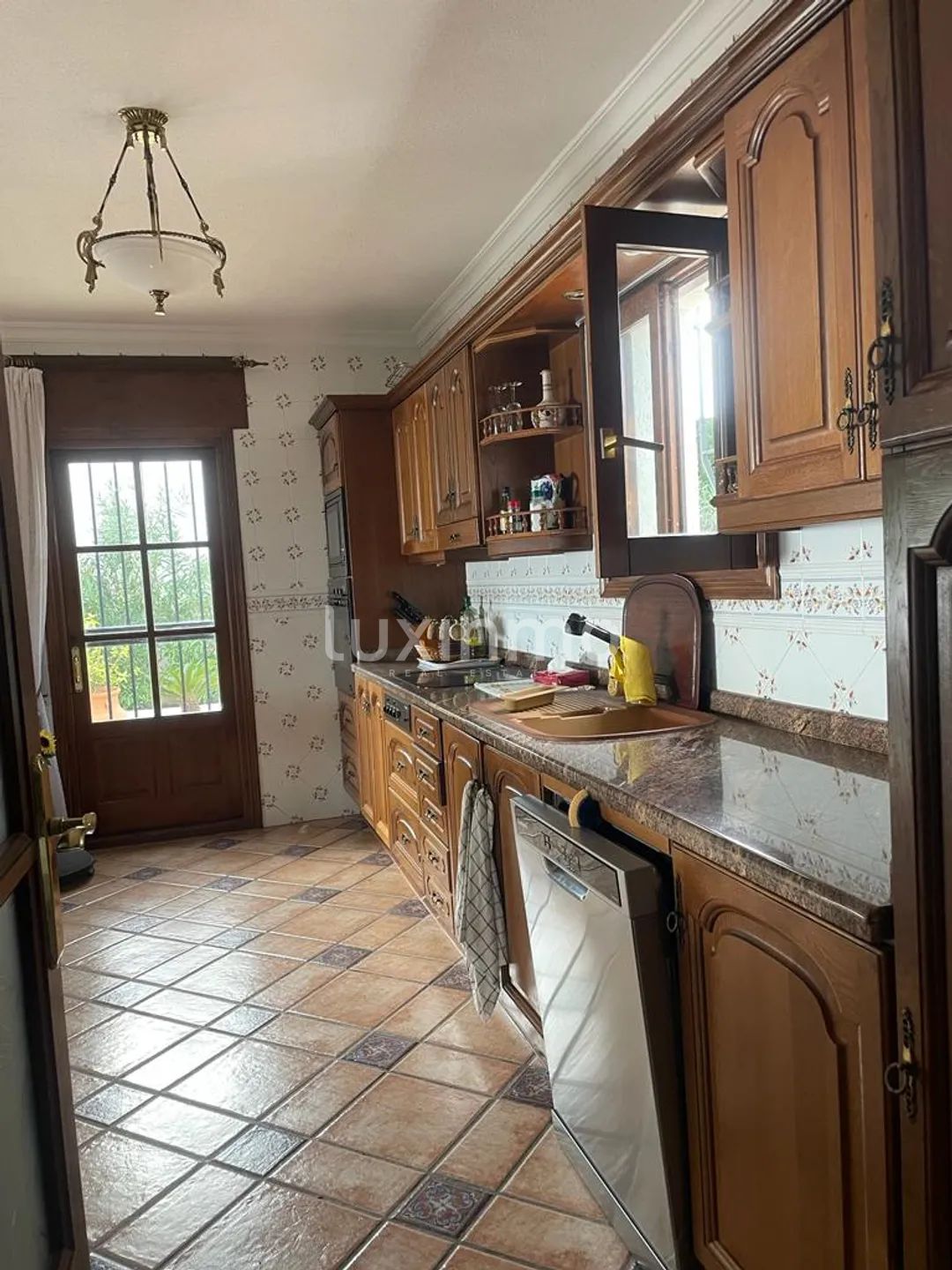 Mediterranean villa with Pool and Panoramic Sea Views — photo 11