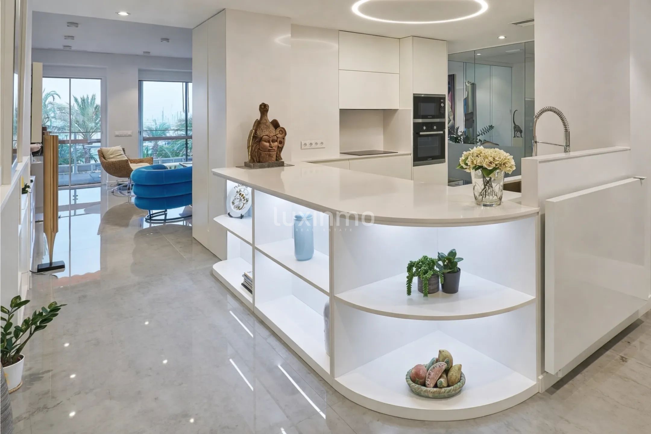 flat with terrace and views of the port of Alicante