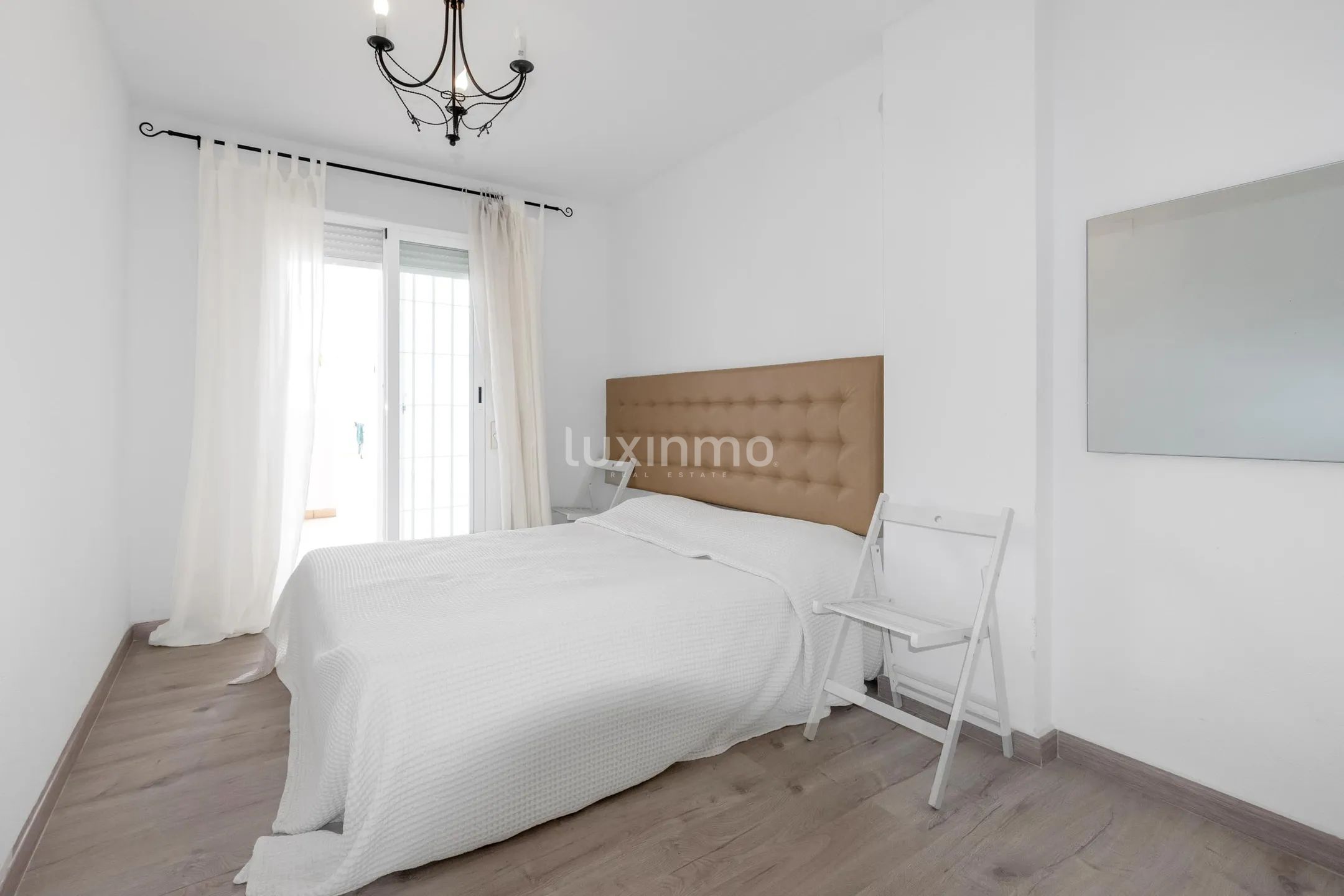 Modern sea‑view flat with terrace in Rincón de Loix — photo 6