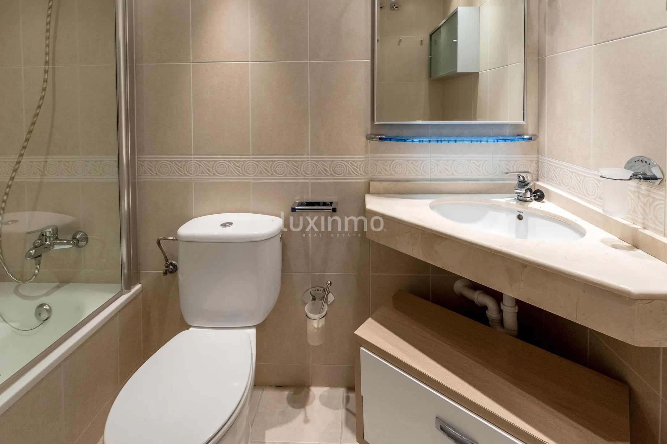 Modern sea-view flat with terrace in Rincón de Loix — photo 10