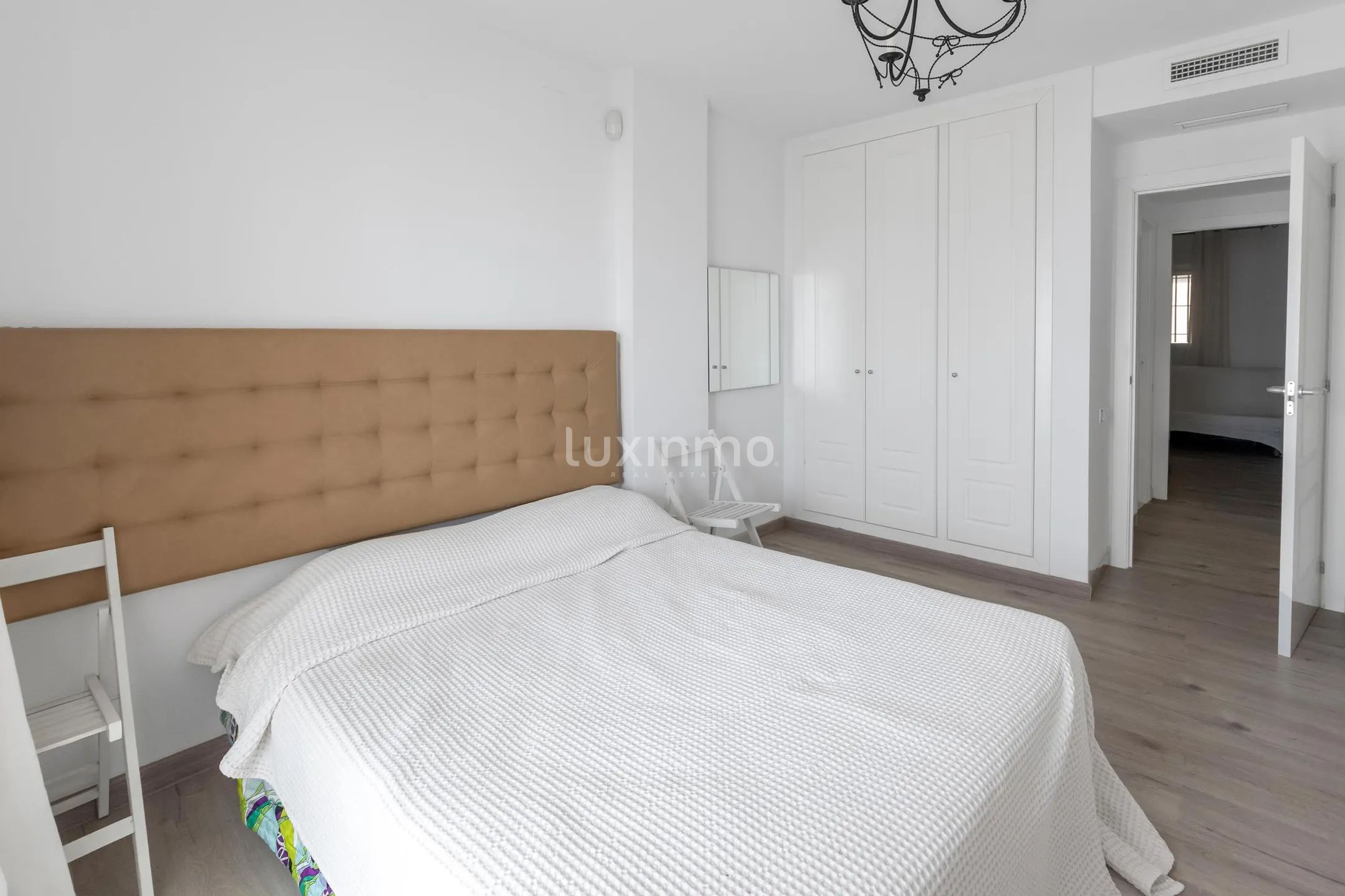 Modern sea‑view flat with terrace in Rincón de Loix — photo 7