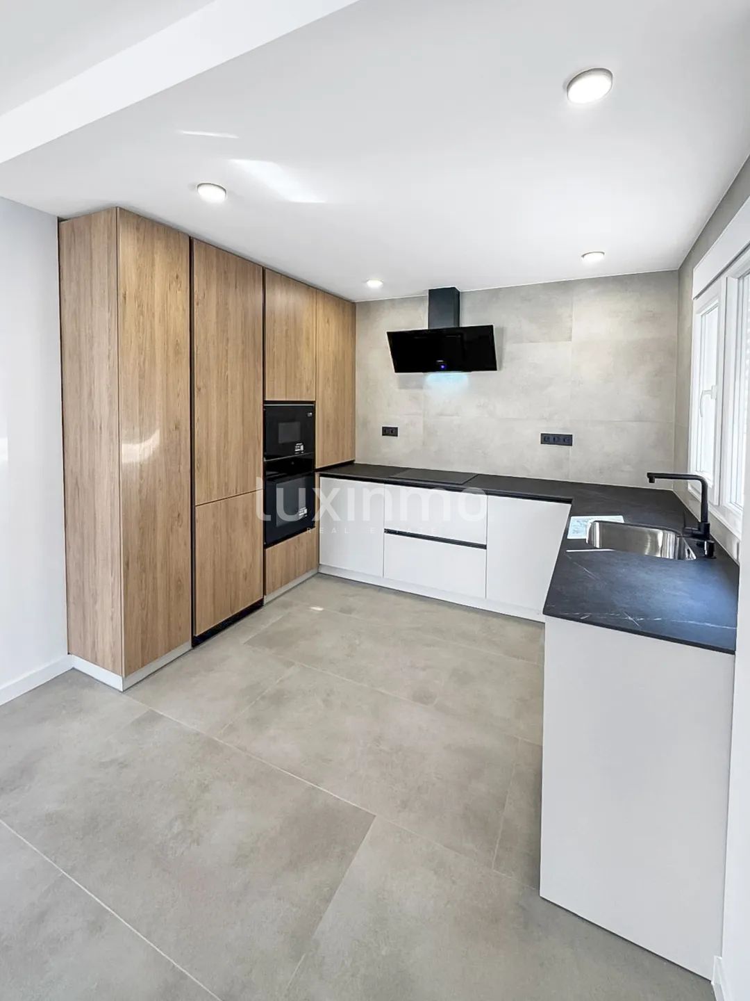 Detached Mediterranean Home in Pueblo Acantilado-Lanuza — photo 9