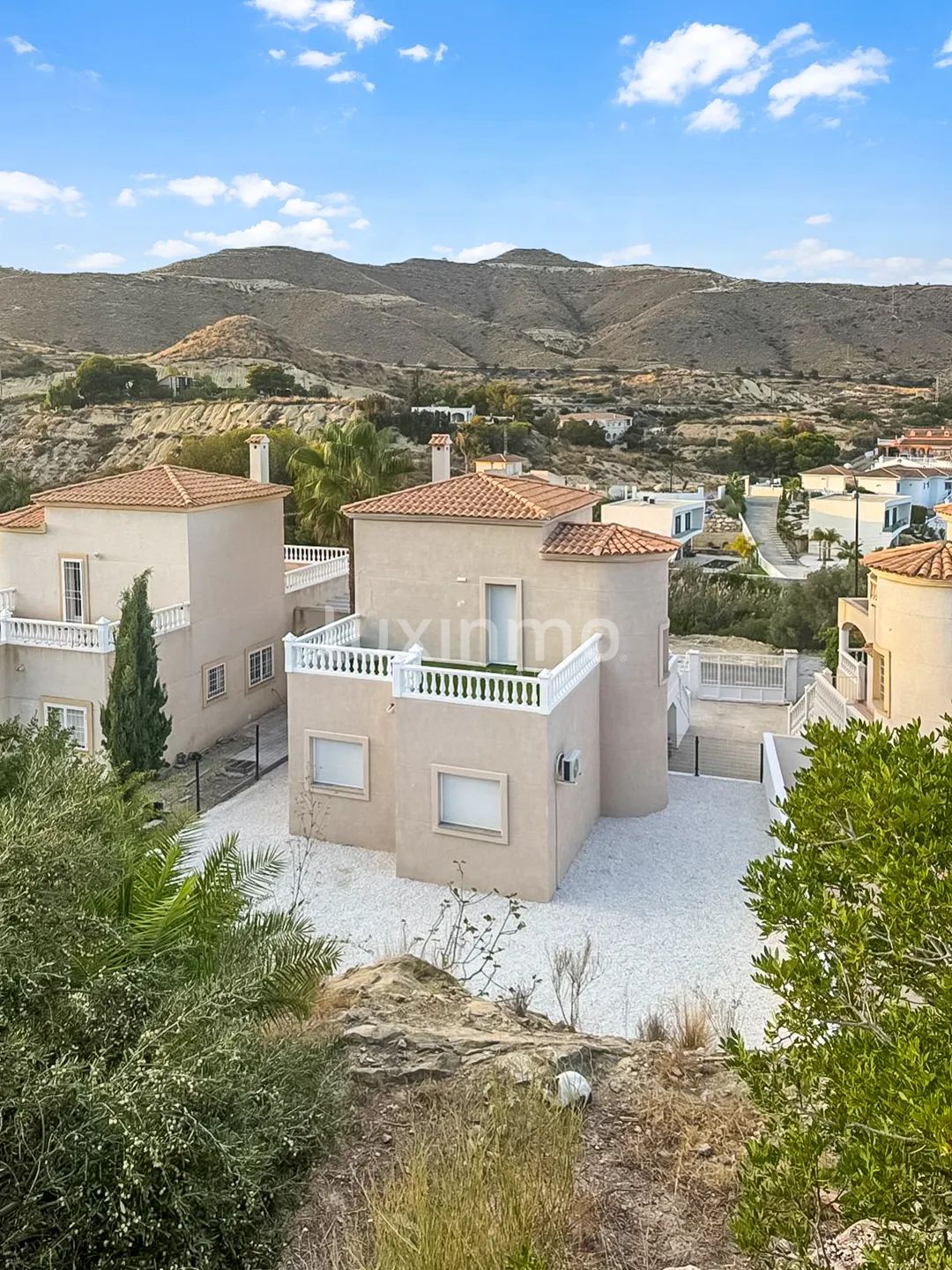 Detached Mediterranean Home in Pueblo Acantilado-Lanuza