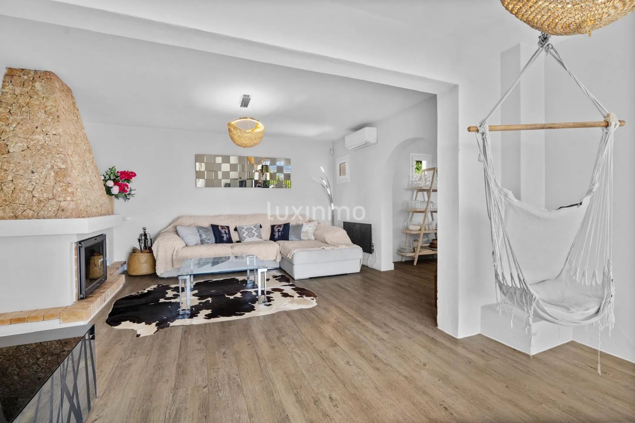 Traditional Ibicenco House with Modern Style - Prime Rental Opportunity — photo 21