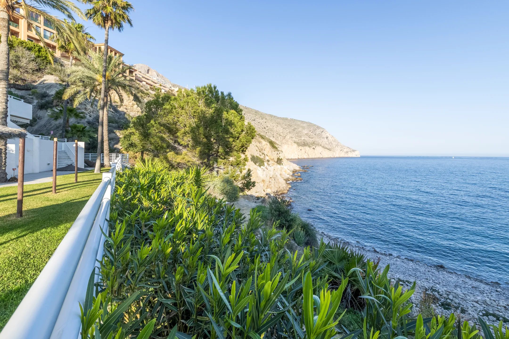 Современная квартира с террасой и видом на море в Маскарате, Алтея — photo 23