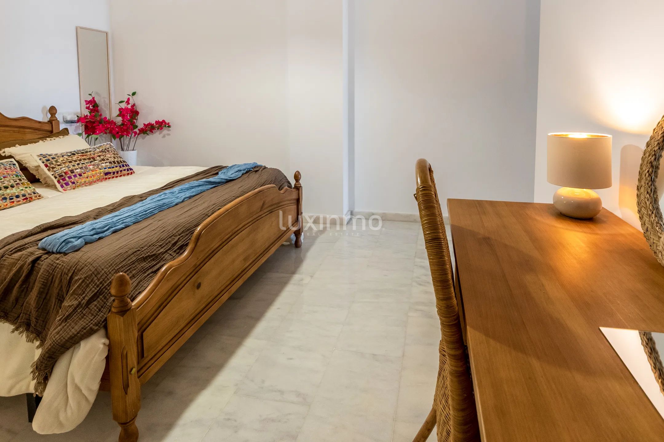 Современная квартира с террасой и видом на море в Маскарате, Алтея — photo 9