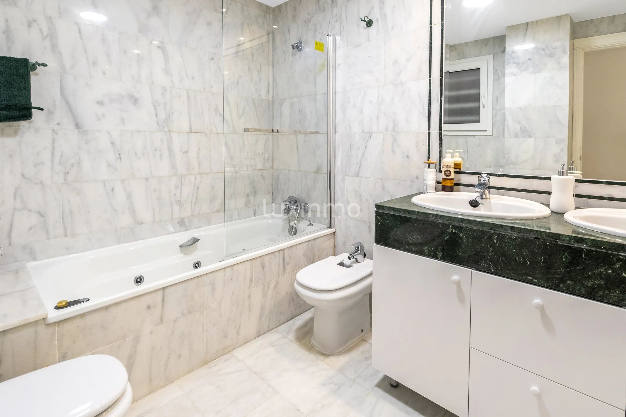 Современная квартира с террасой и видом на море в Маскарате, Алтея — photo 10