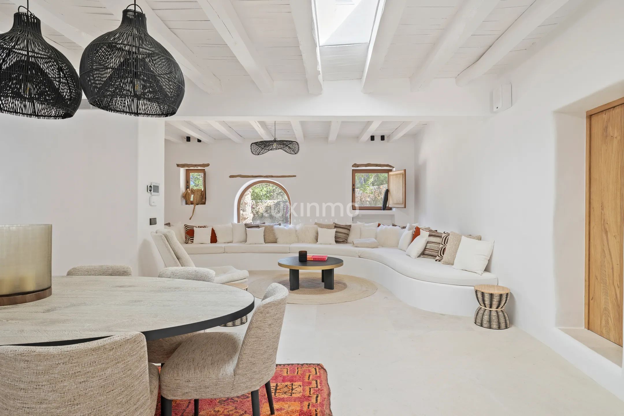 A Luxurious Shabby Chic Retreat in the Balearic Islands — photo 23