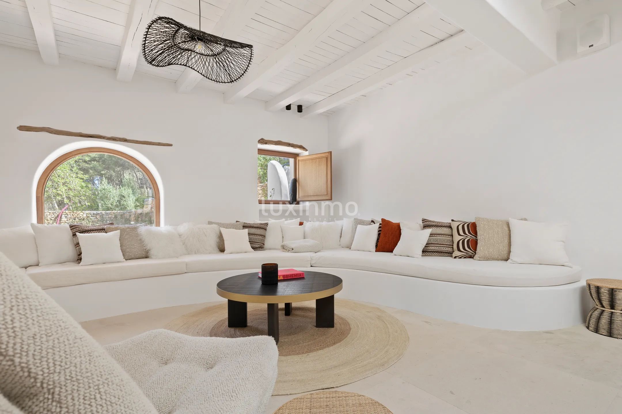 A Luxurious Shabby Chic Retreat in the Balearic Islands — photo 21