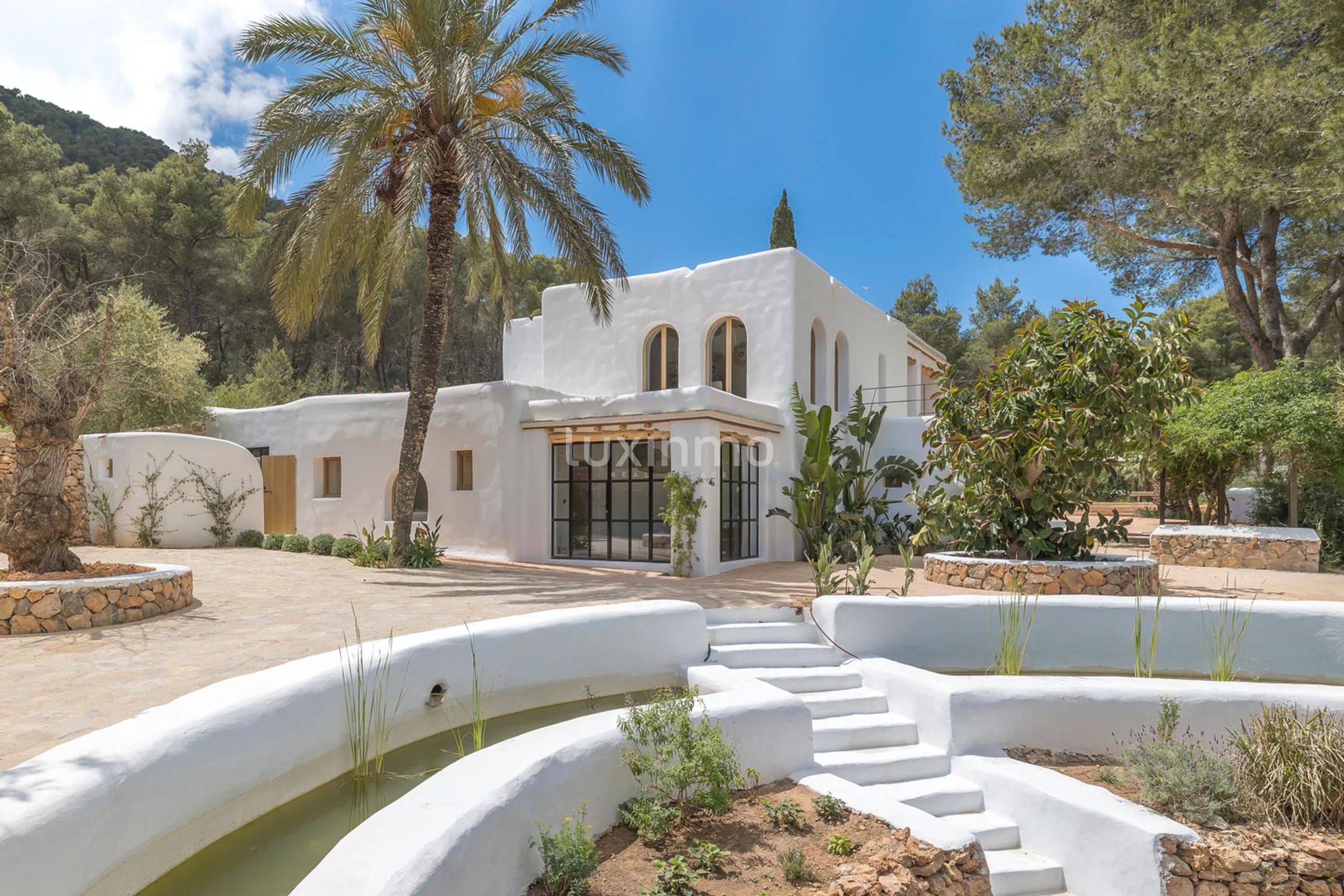 A Luxurious Shabby Chic Retreat in the Balearic Islands — photo 5