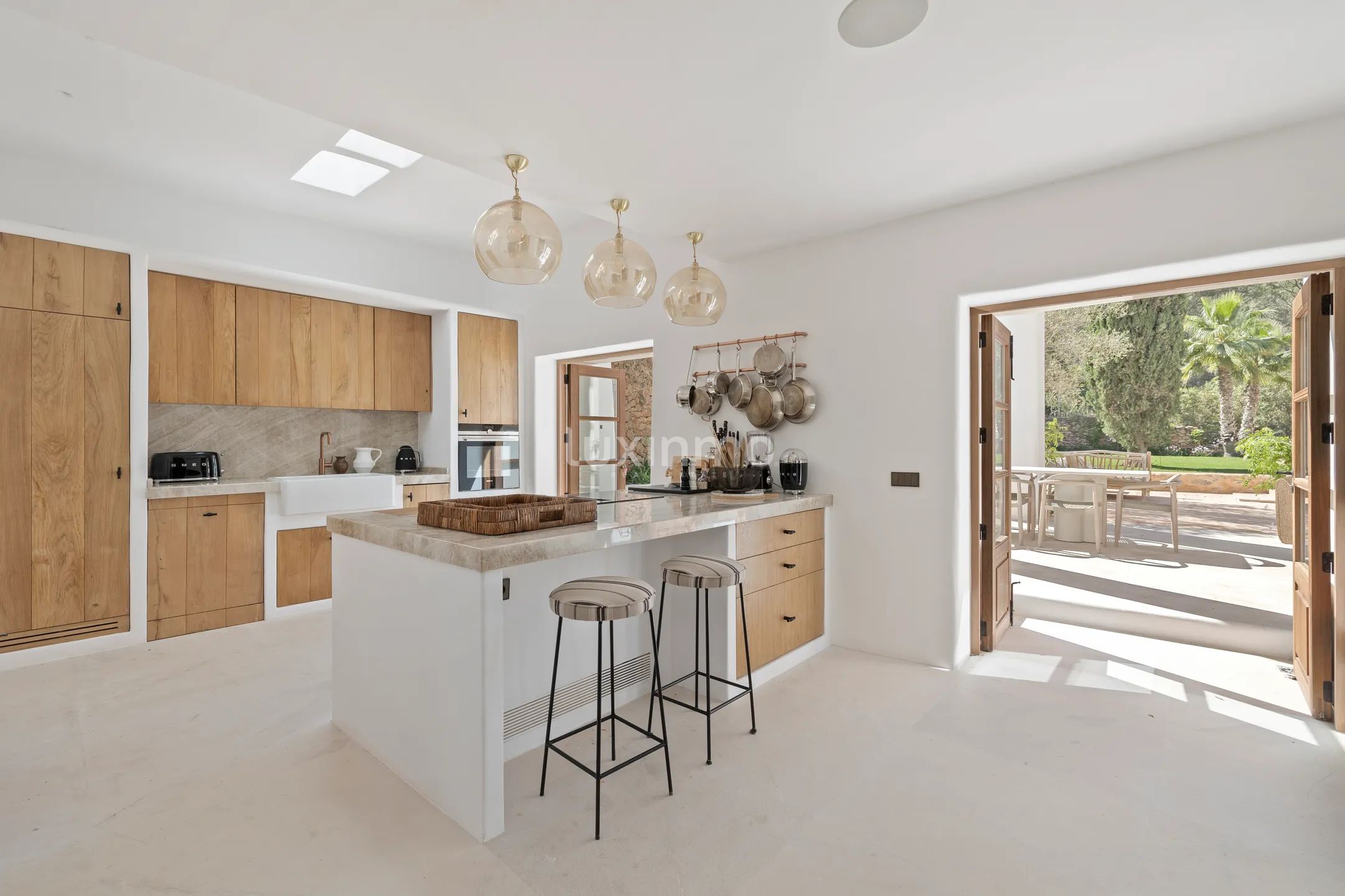 A Luxurious Shabby Chic Retreat in the Balearic Islands — photo 26