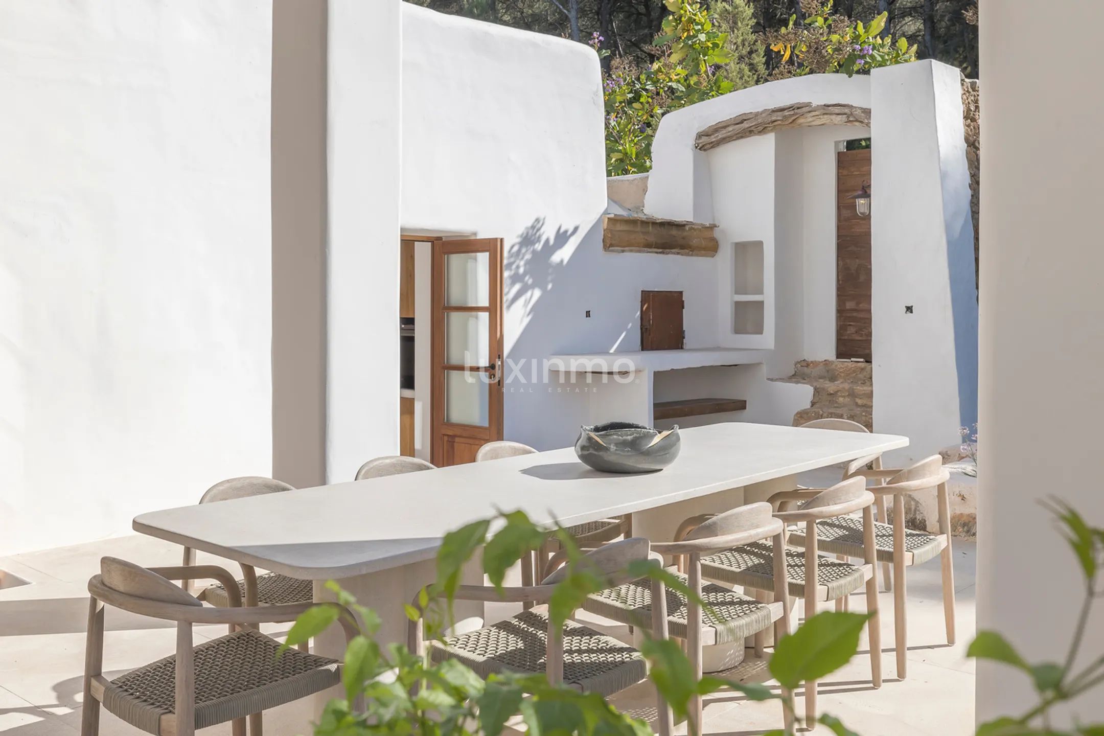 A Luxurious Shabby Chic Retreat in the Balearic Islands — photo 41