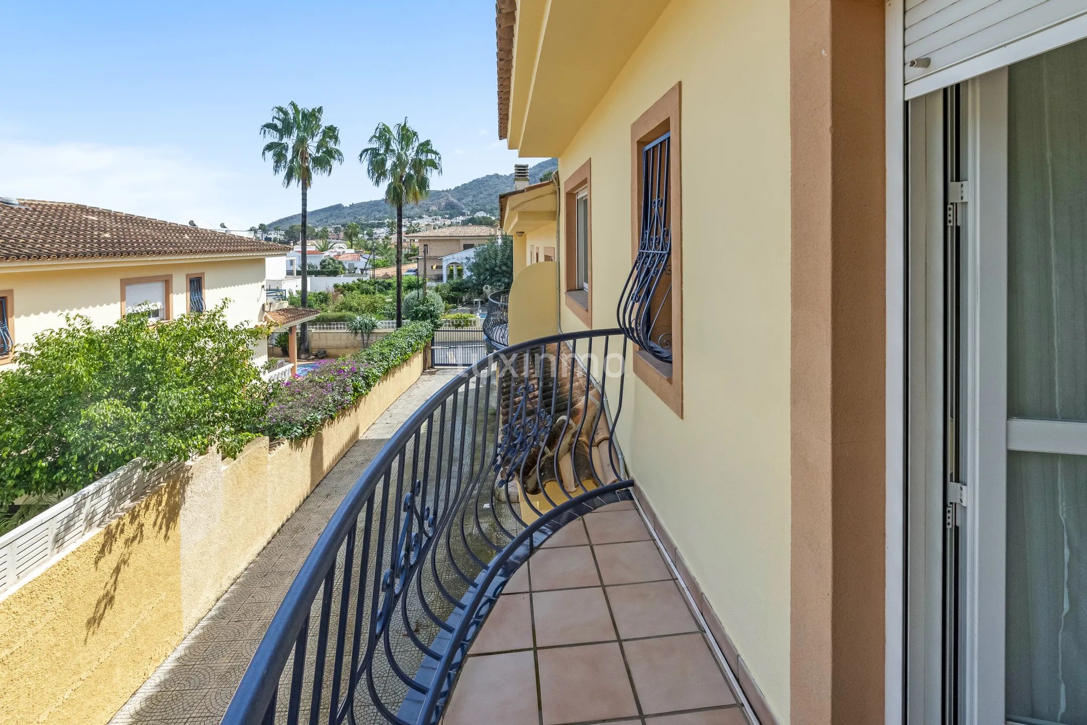 Mediterranean-style semi-detached house with pool in Albir — photo 29