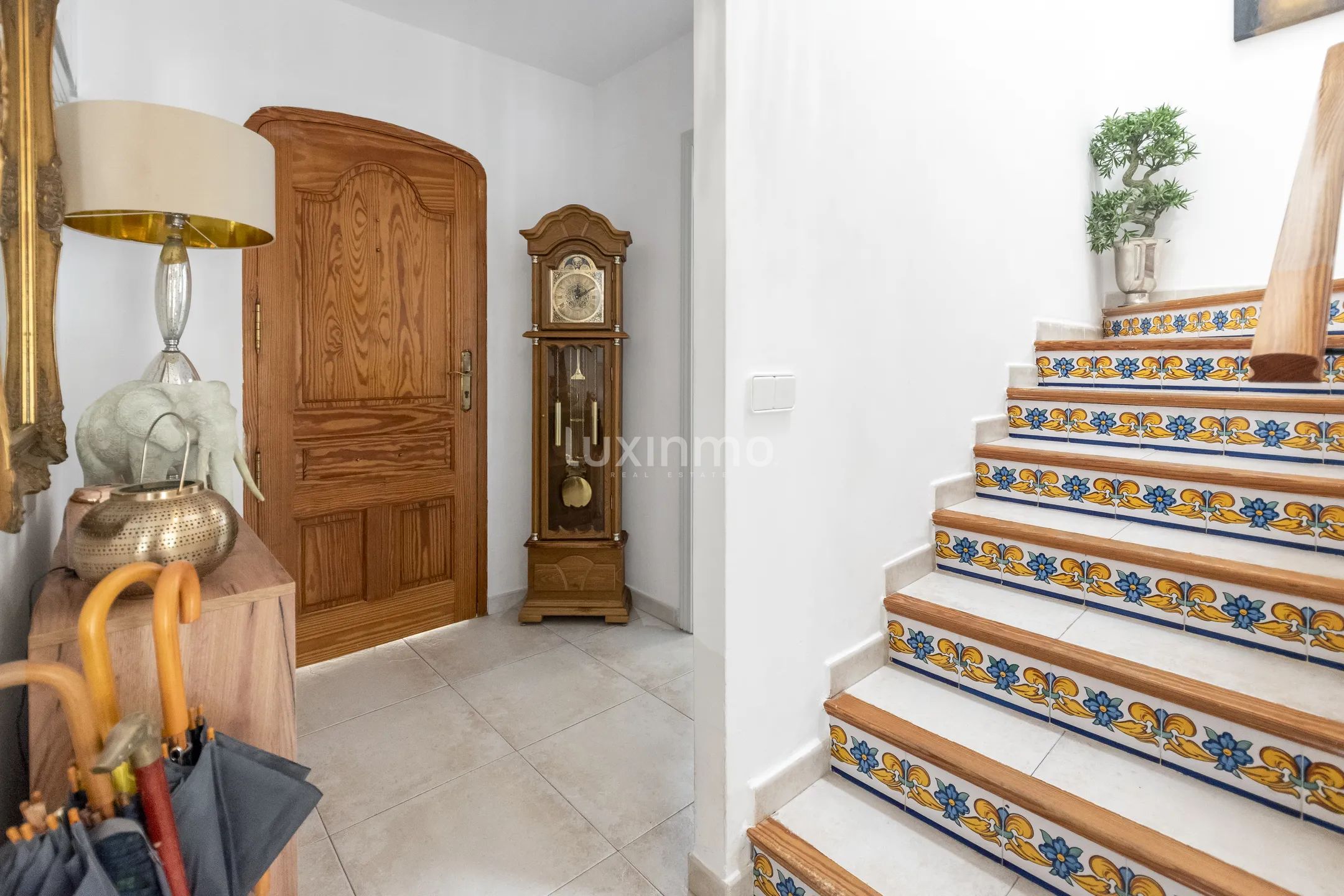 Mediterranean-style semi-detached house with pool in Albir — photo 14
