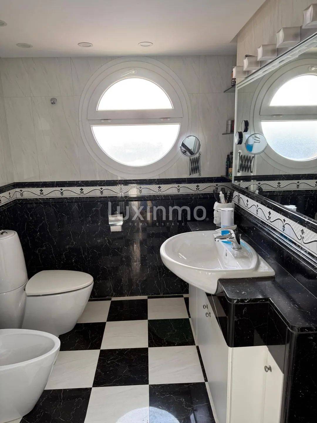 Spectacular Duplex Penthouse with Sea and Mountain View — photo 17