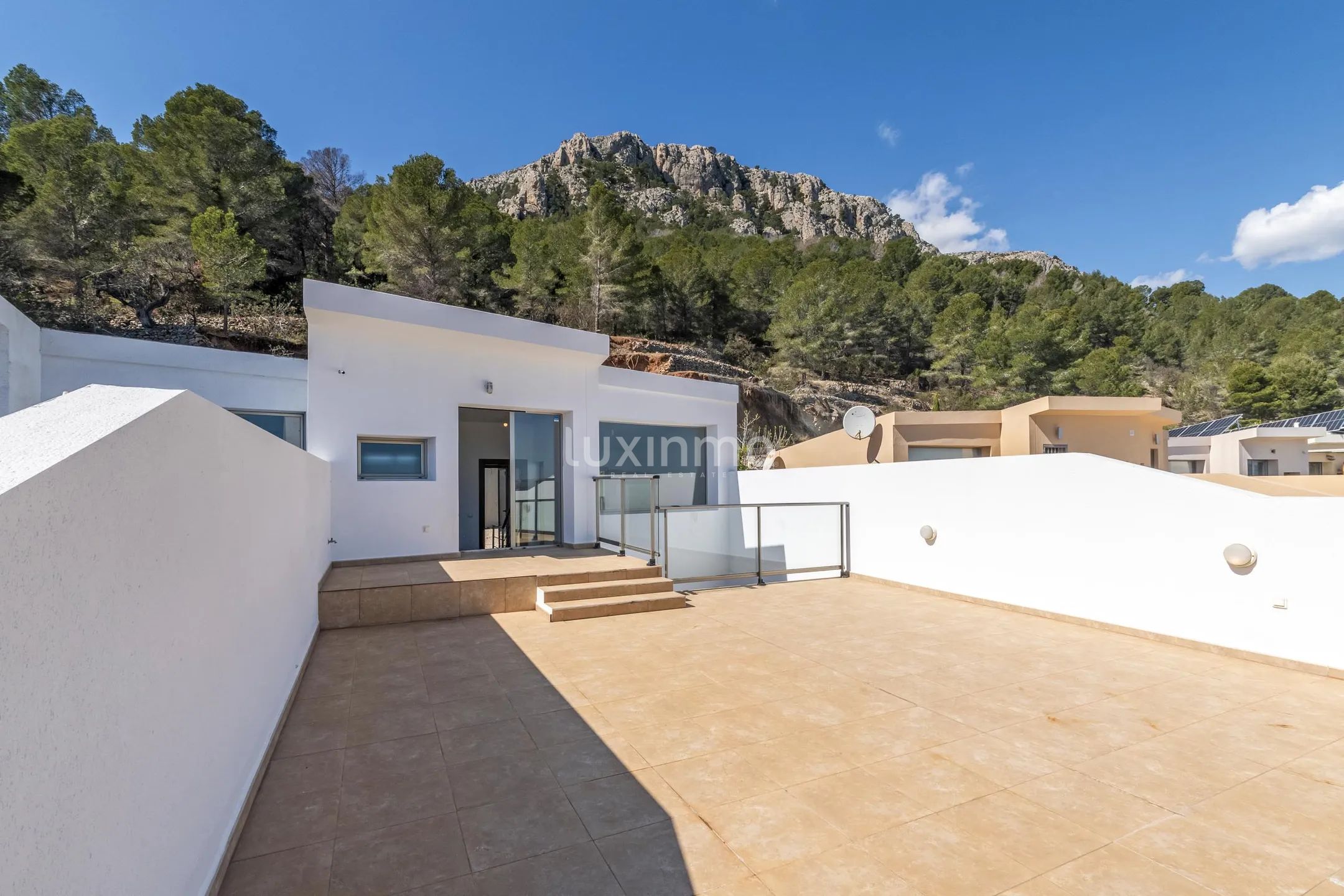 Modern detached house with sea views in Calpe — photo 5