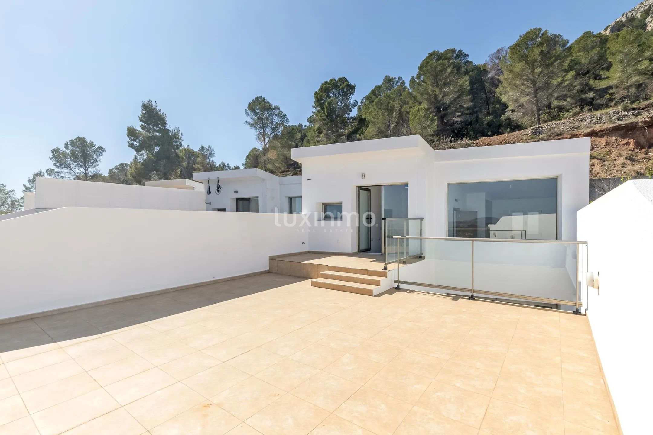 Modern detached house with sea views in Calpe — photo 4