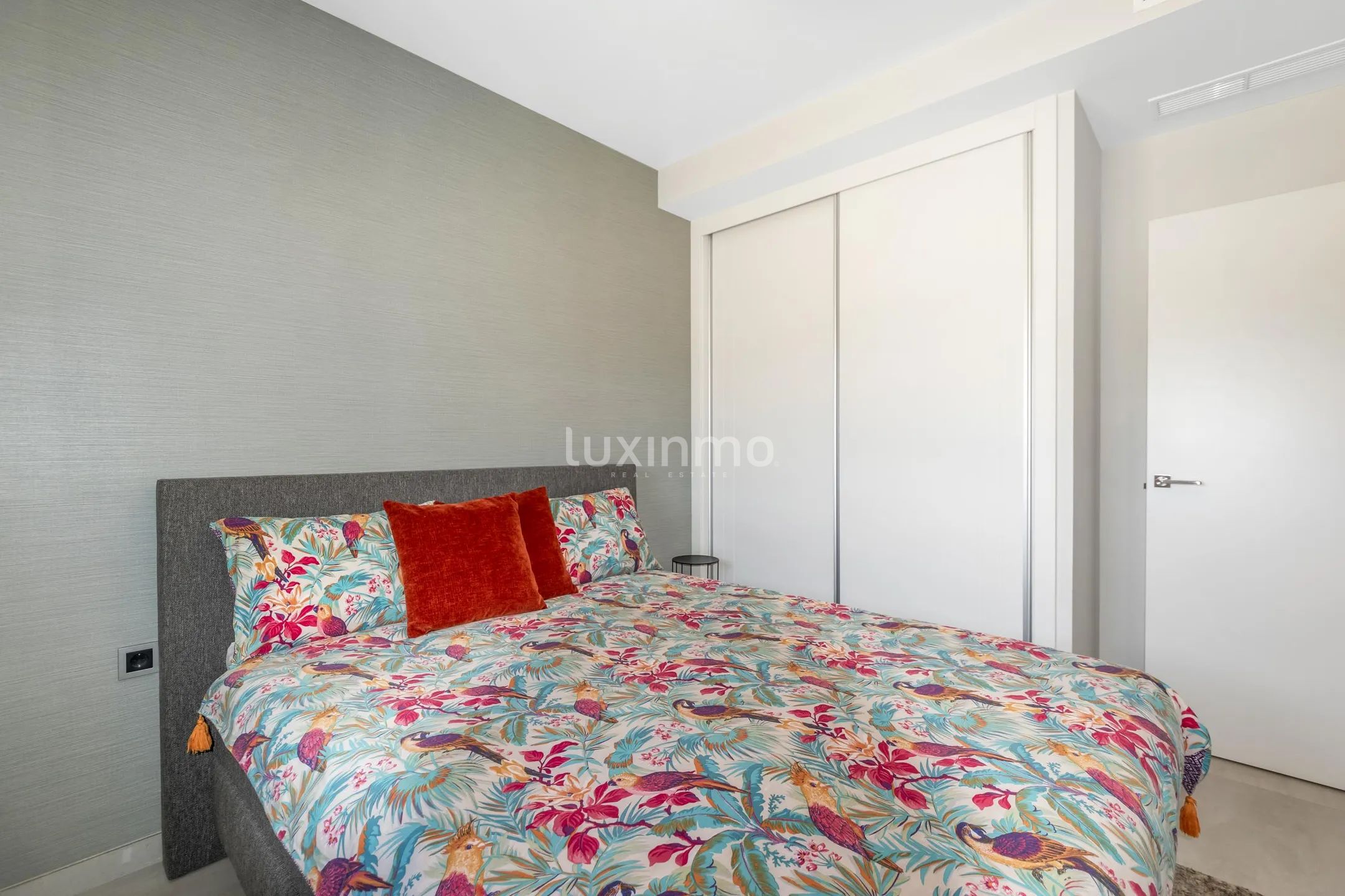 Prachtige 3 slaapkamer flat in Sunset Waves te koop — photo 23