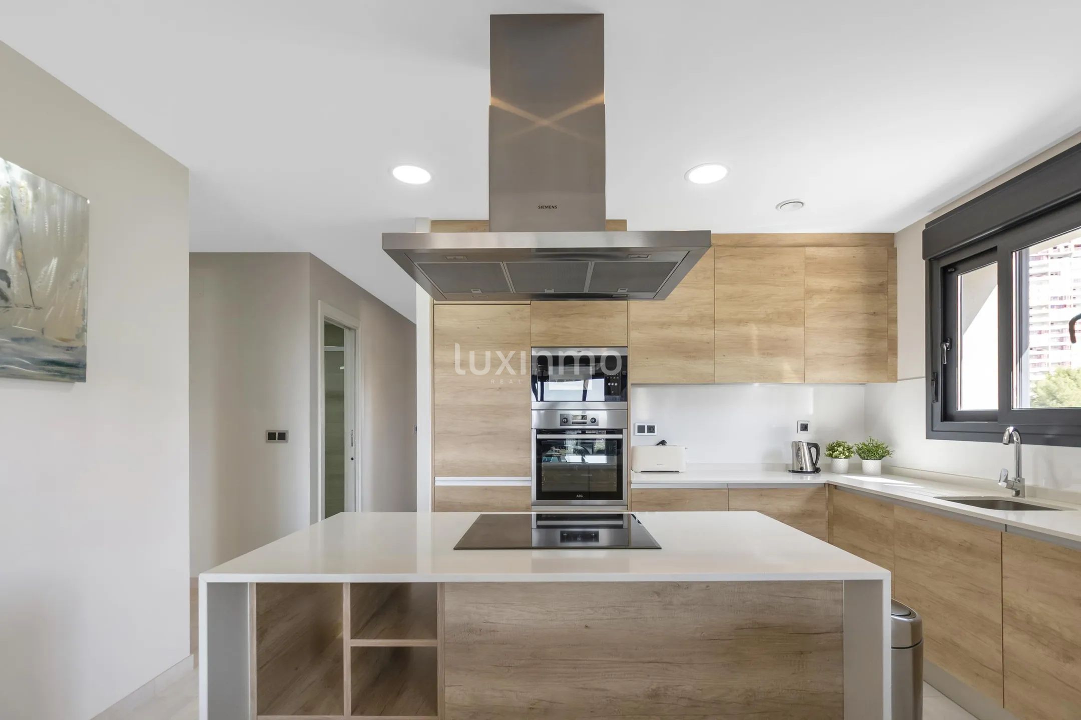 Beautiful 3 bedroom flat in Sunset Waves for sale — photo 6