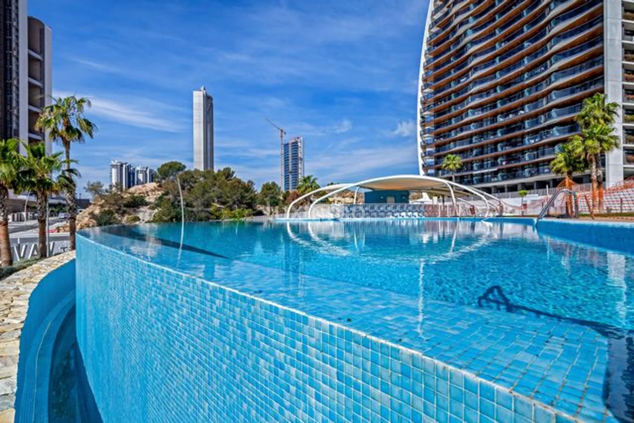 Beautiful 3 bedroom flat in Sunset Waves for sale — photo 31