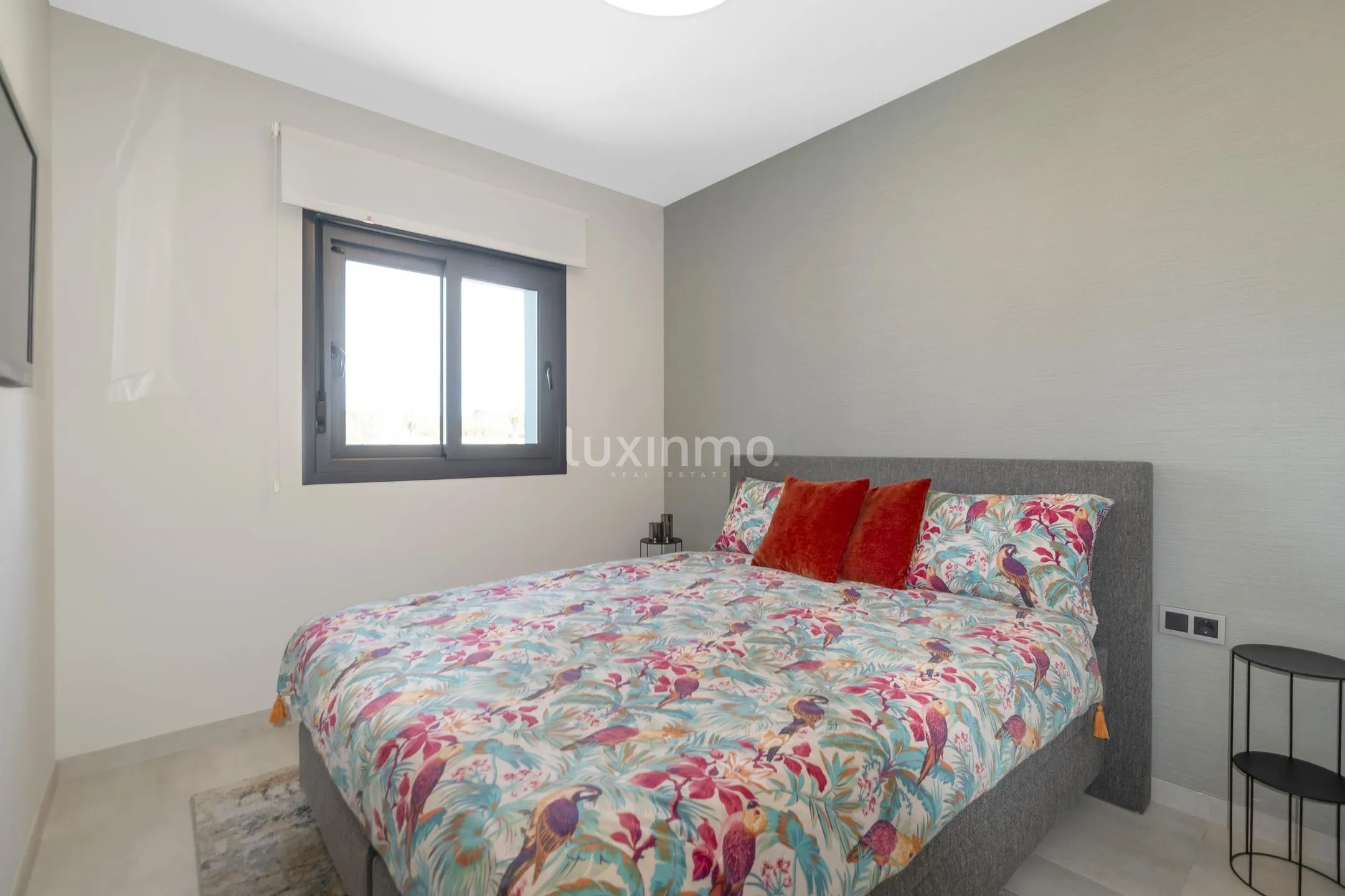 Beautiful 3 bedroom flat in Sunset Waves for sale — photo 22