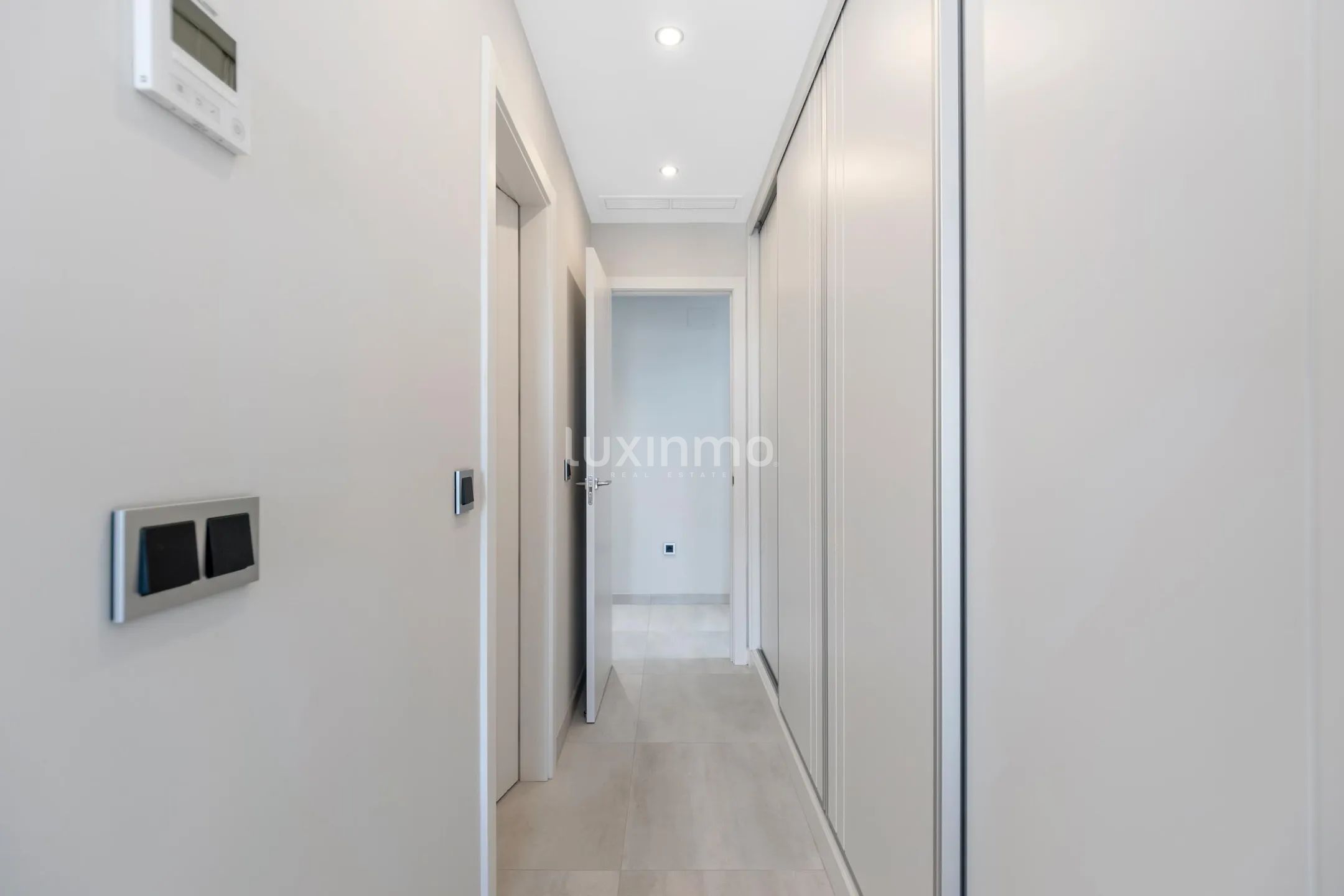 Prachtige 3 slaapkamer flat in Sunset Waves te koop — photo 19