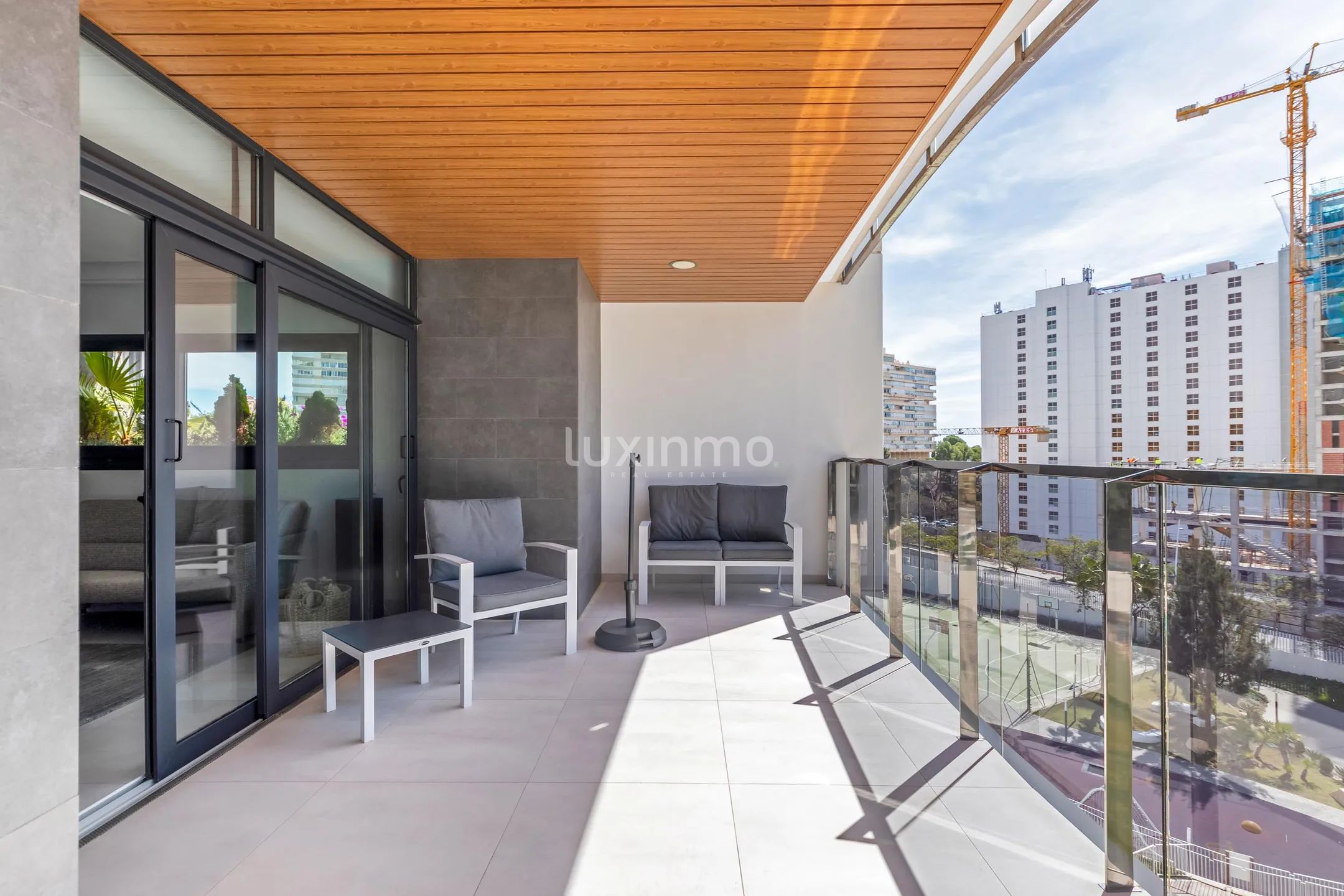 Beautiful 3 bedroom flat in Sunset Waves for sale — photo 3