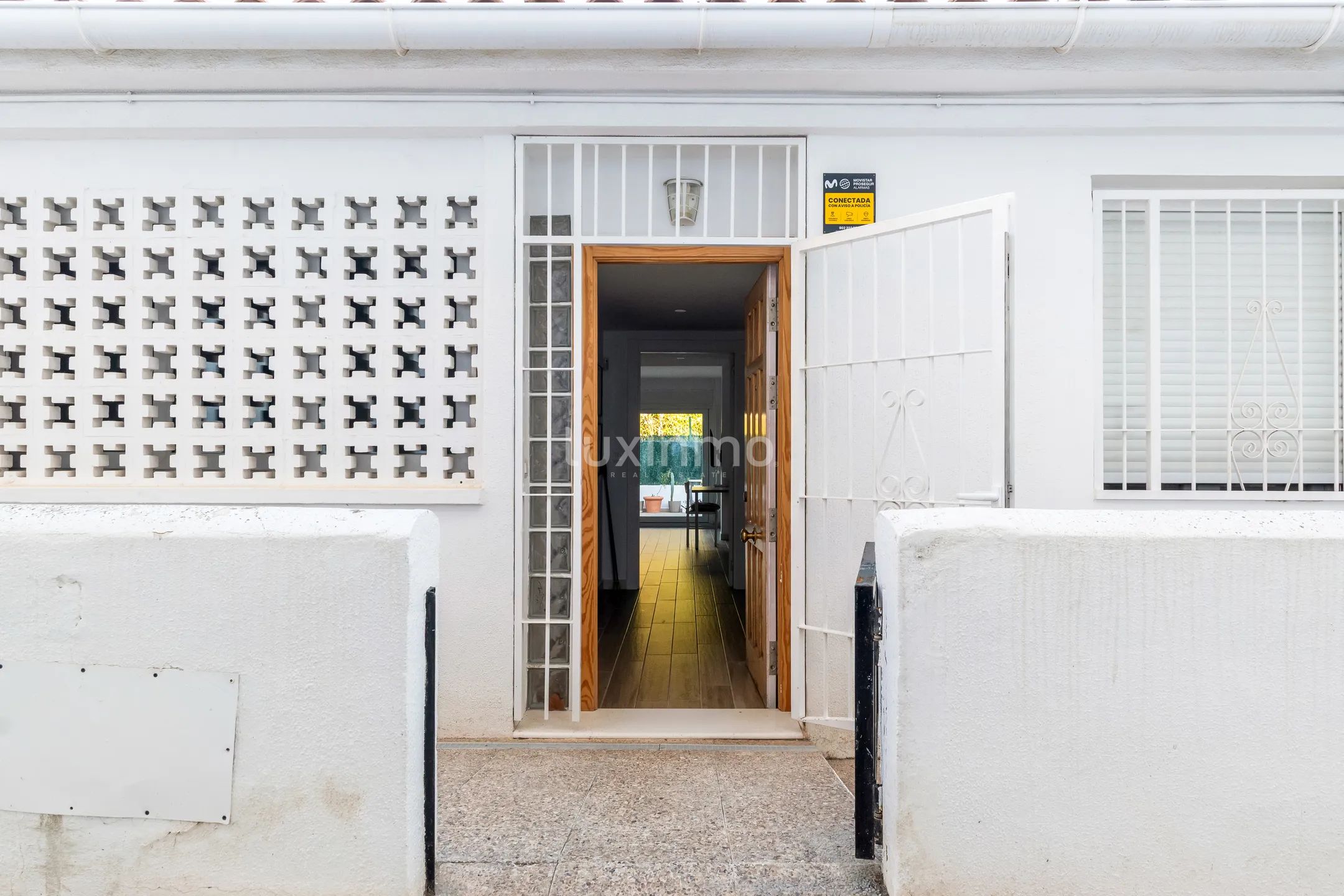 Современный дом с 3 спальнями, террасой и общим бассейном в Альтеа — photo 26