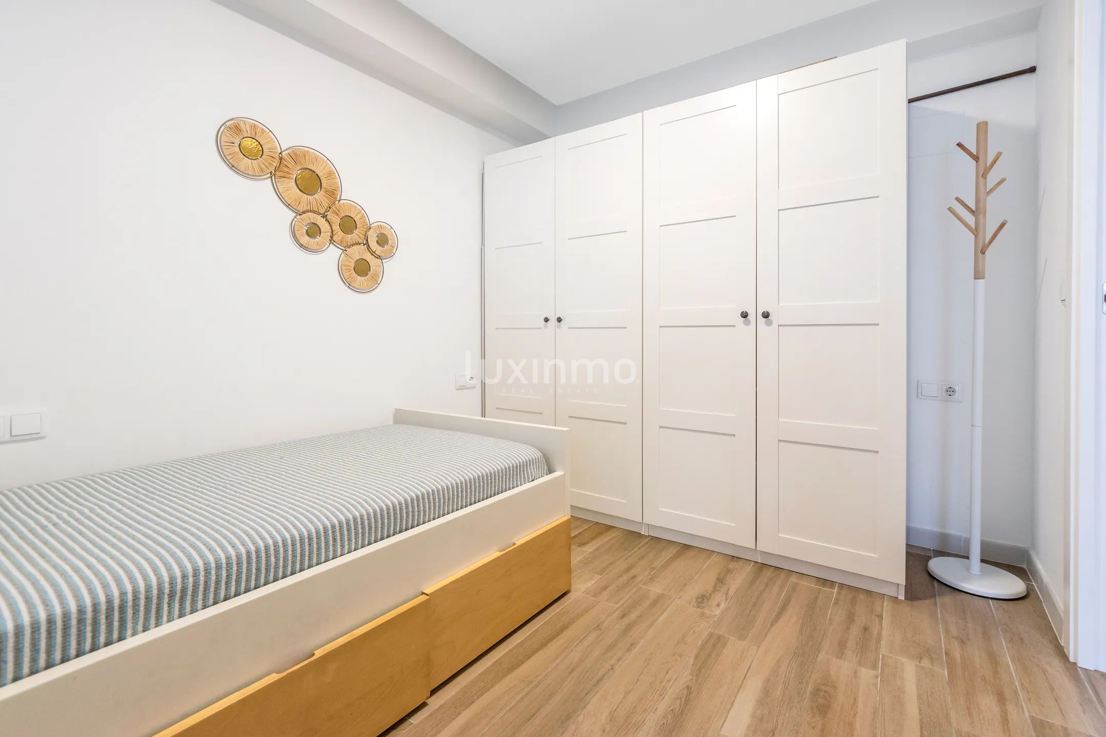 Современный дом с 3 спальнями, террасой и общим бассейном в Альтеа — photo 16