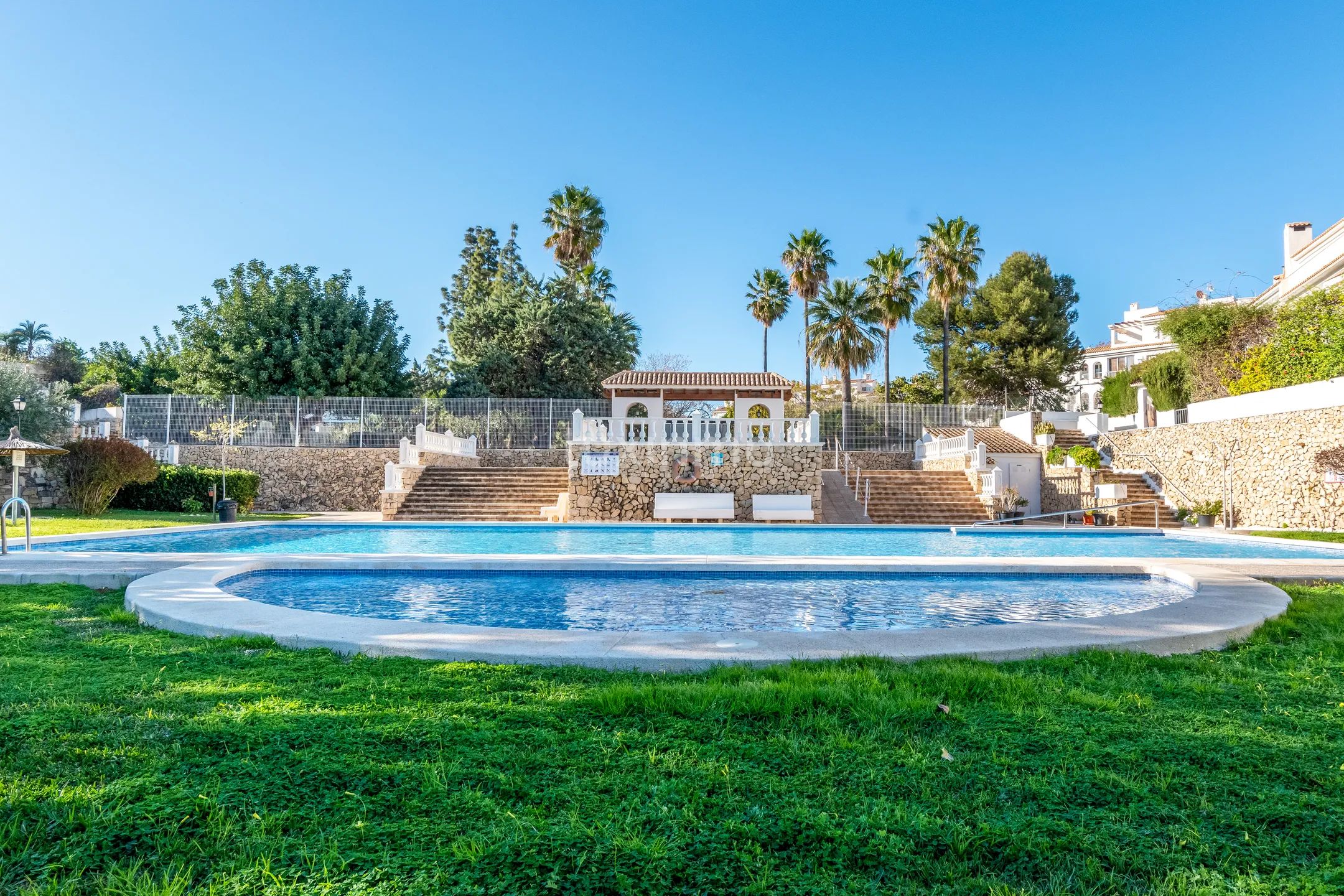 Современный дом с 3 спальнями, террасой и общим бассейном в Альтеа — photo 23