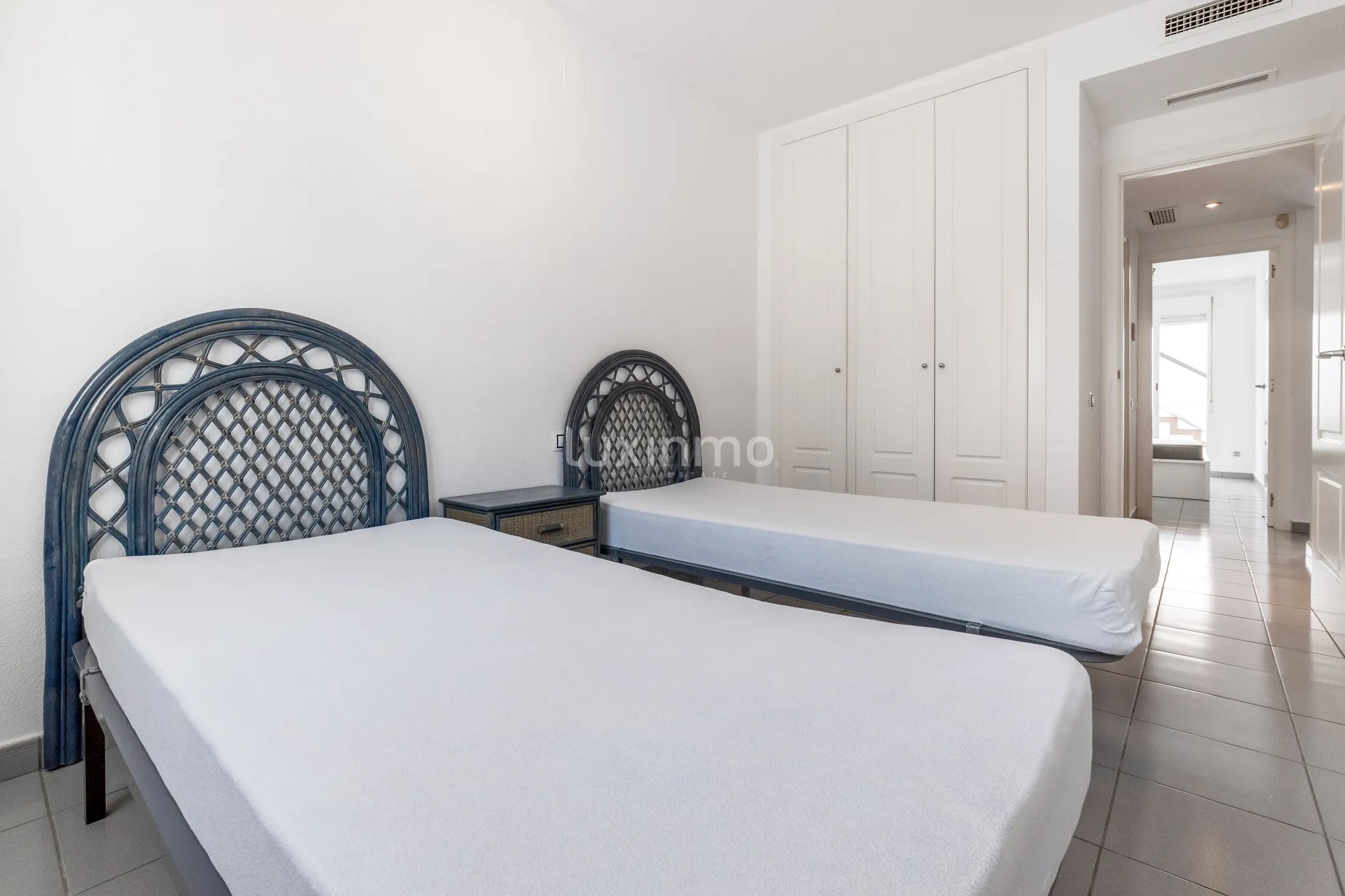 Frontline duplex penthouse with mountain and sea views in Benidorm — photo 15