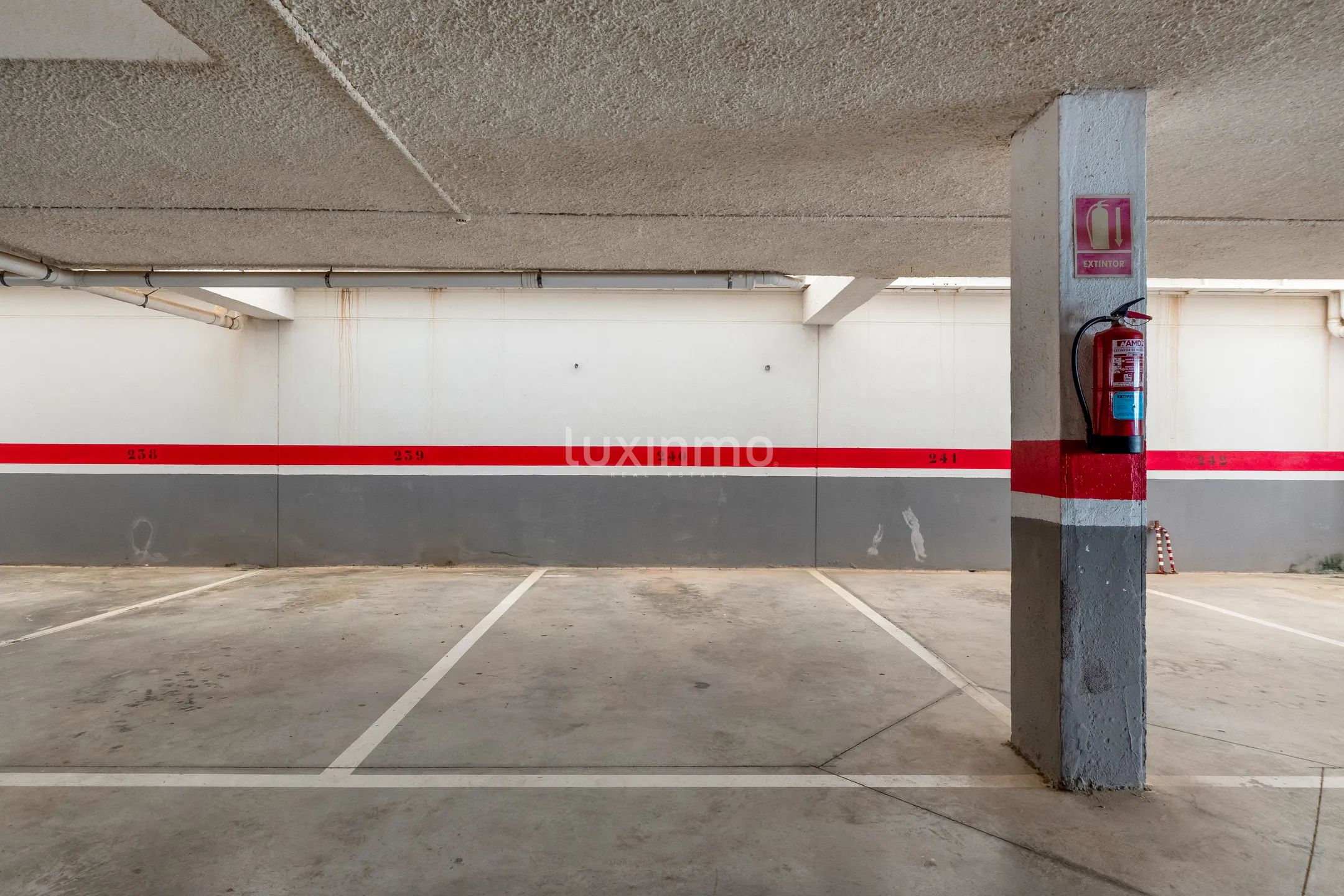 Duplex penthouse aan de voorkant met uitzicht op de bergen en de zee in Benidorm — photo 24