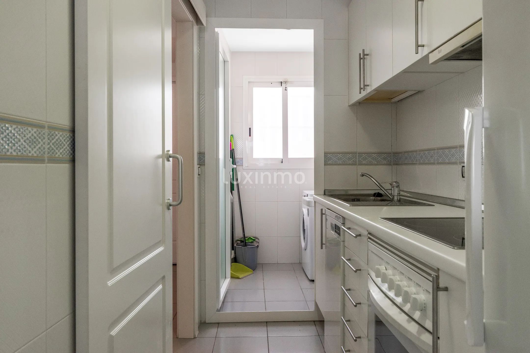 Frontline duplex penthouse with mountain and sea views in Benidorm — photo 11