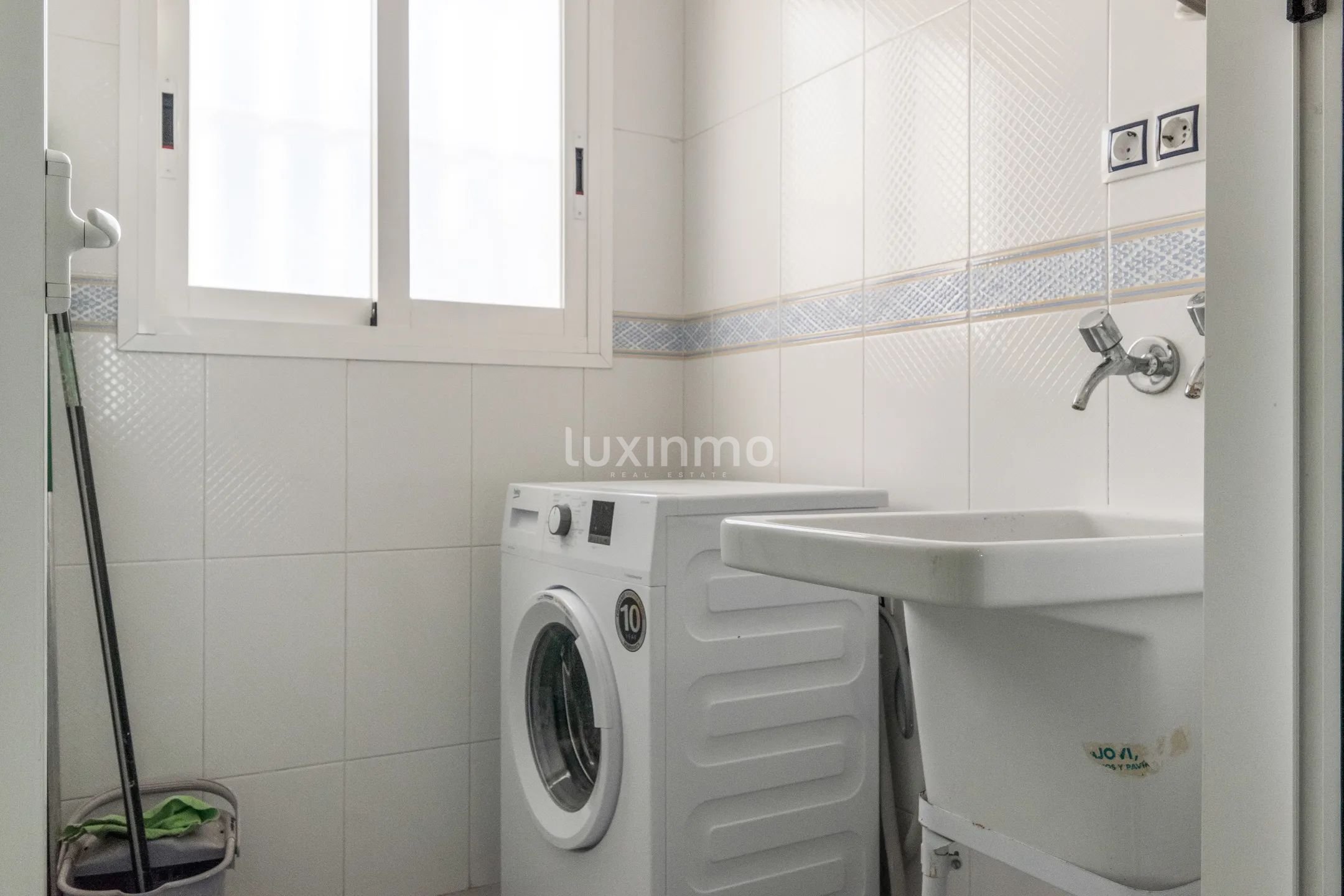 Duplex penthouse aan de voorkant met uitzicht op de bergen en de zee in Benidorm — photo 12