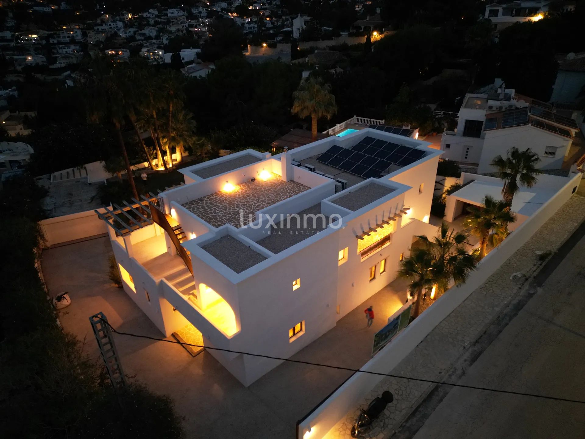 Spacious Ibiza style villa for sale in Moraira — photo 2