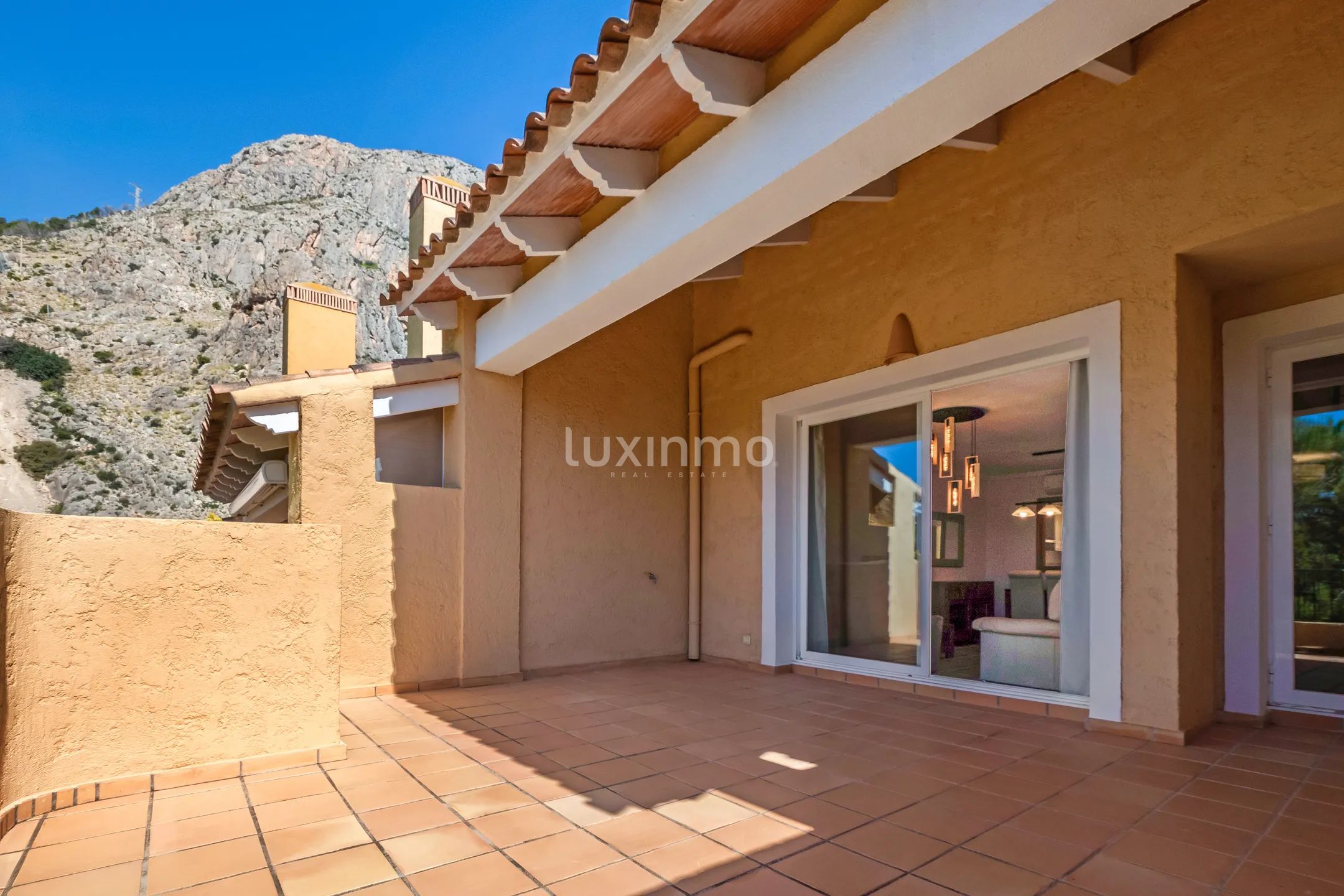 Terraced 3-bedroom house with sea views in Zona de Mascarat — photo 14