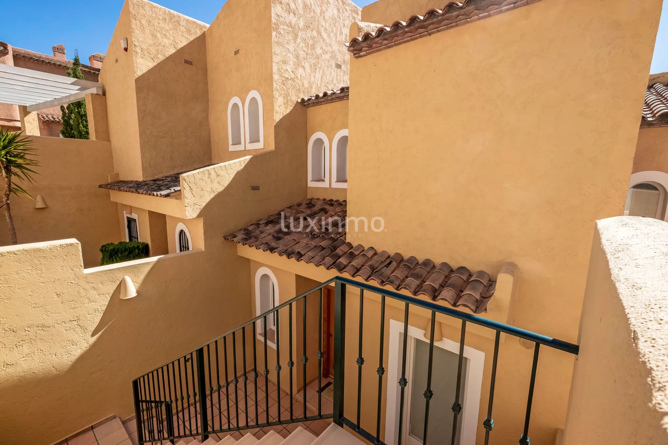 Terraced 3-bedroom house with sea views in Zona de Mascarat — photo 31