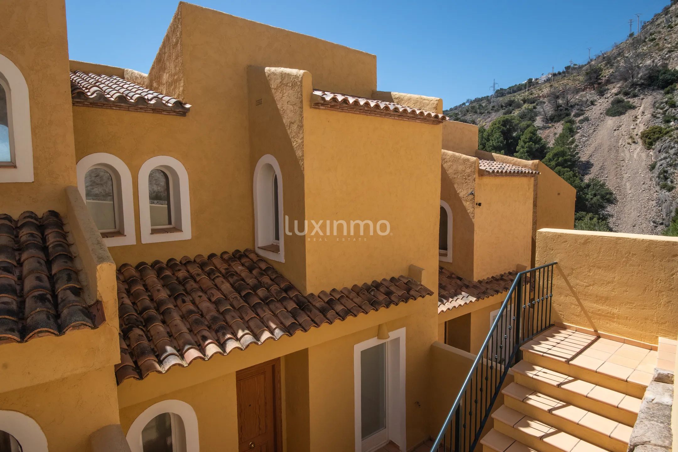 Terraced 3-bedroom house with sea views in Zona de Mascarat — photo 30