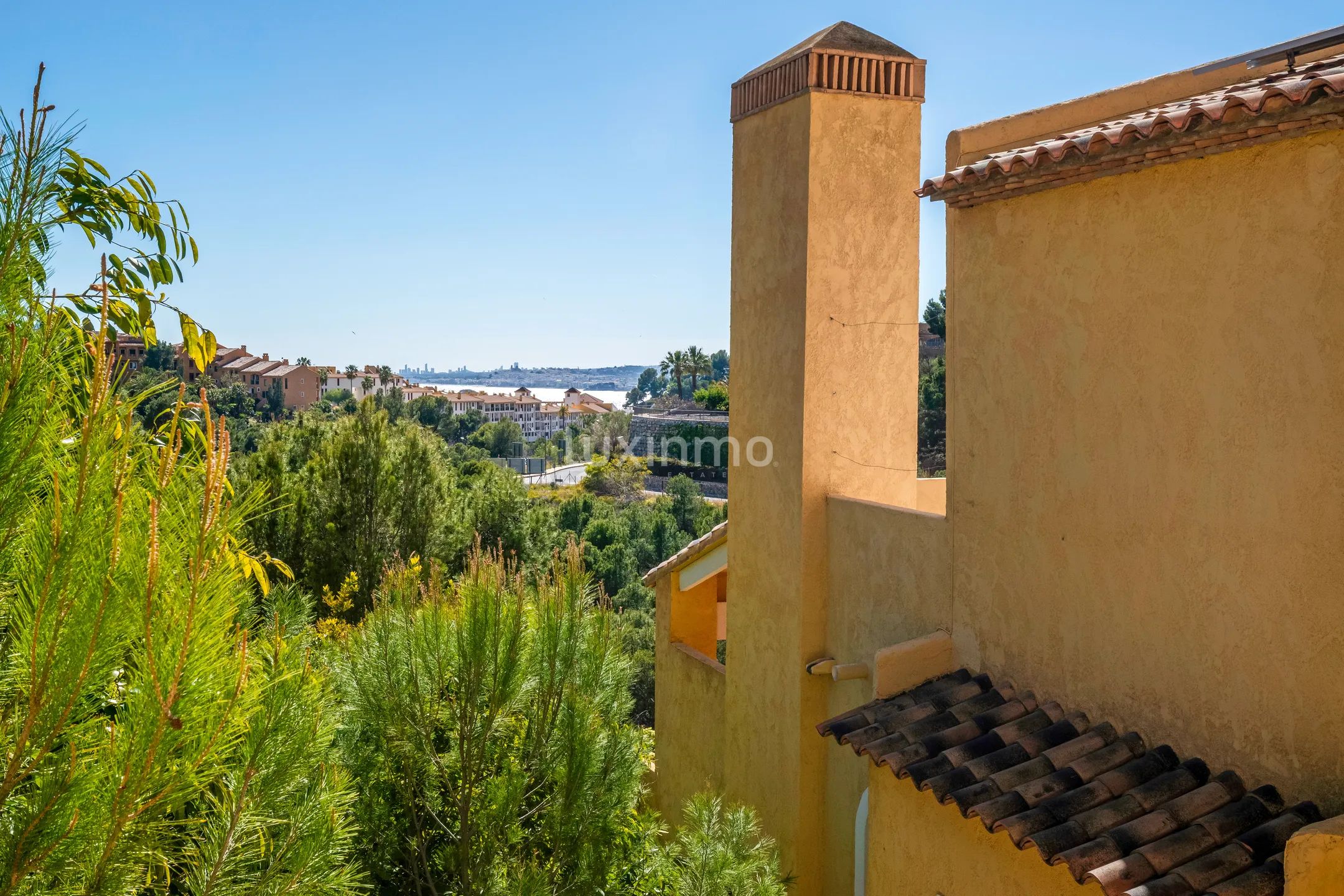 Terraced 3-bedroom house with sea views in Zona de Mascarat — photo 28