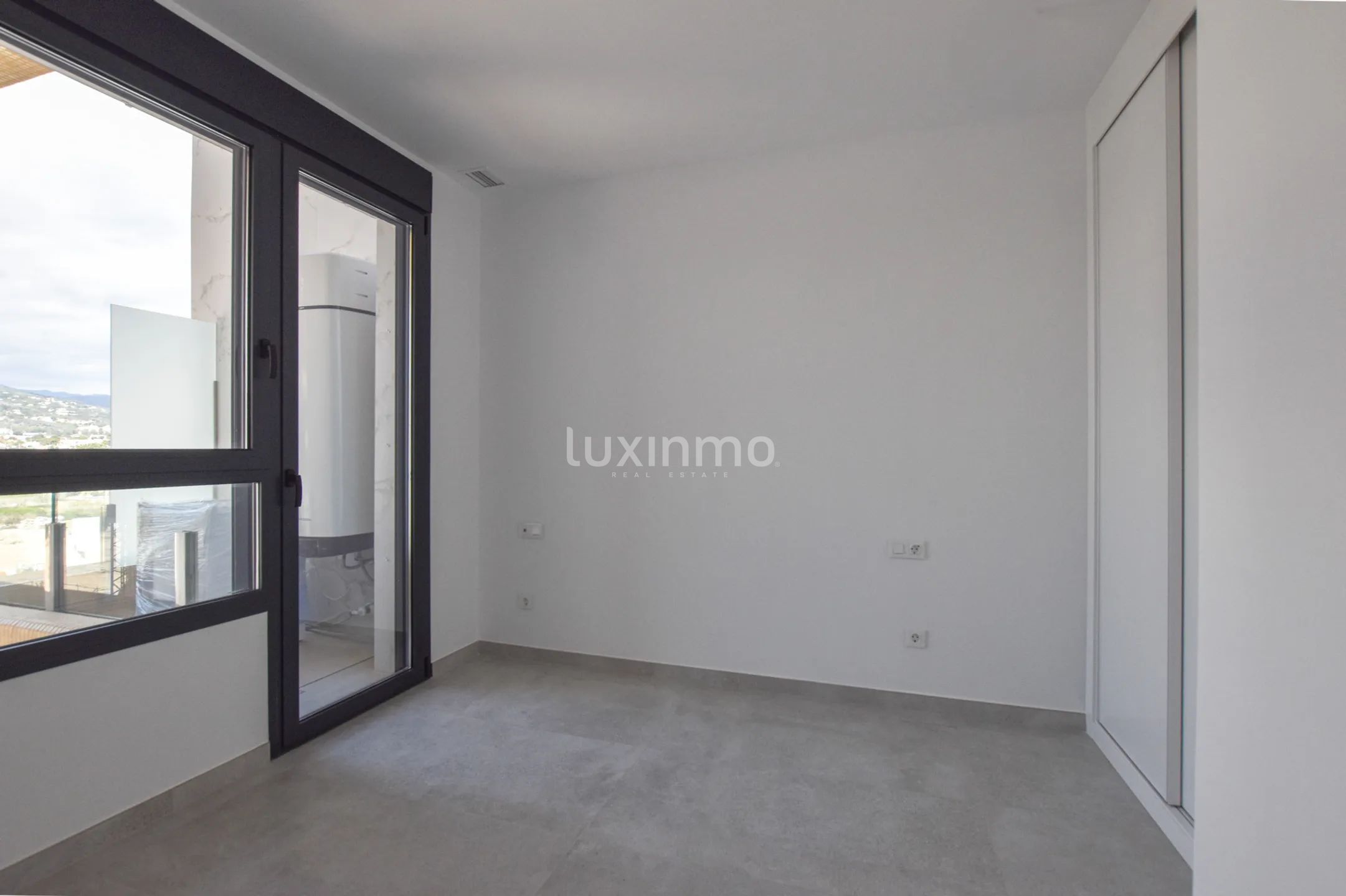 Modern flat with panoramic views and sea views for rent in Calpe — photo 9