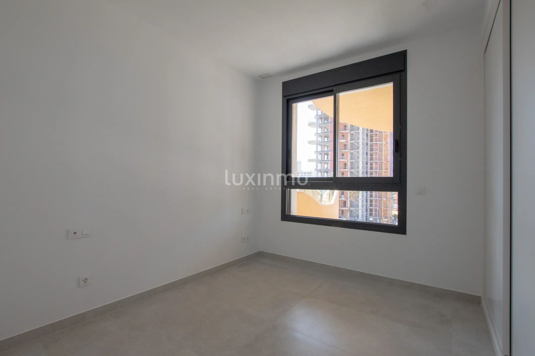 Modern flat with panoramic views and sea views for rent in Calpe — photo 14