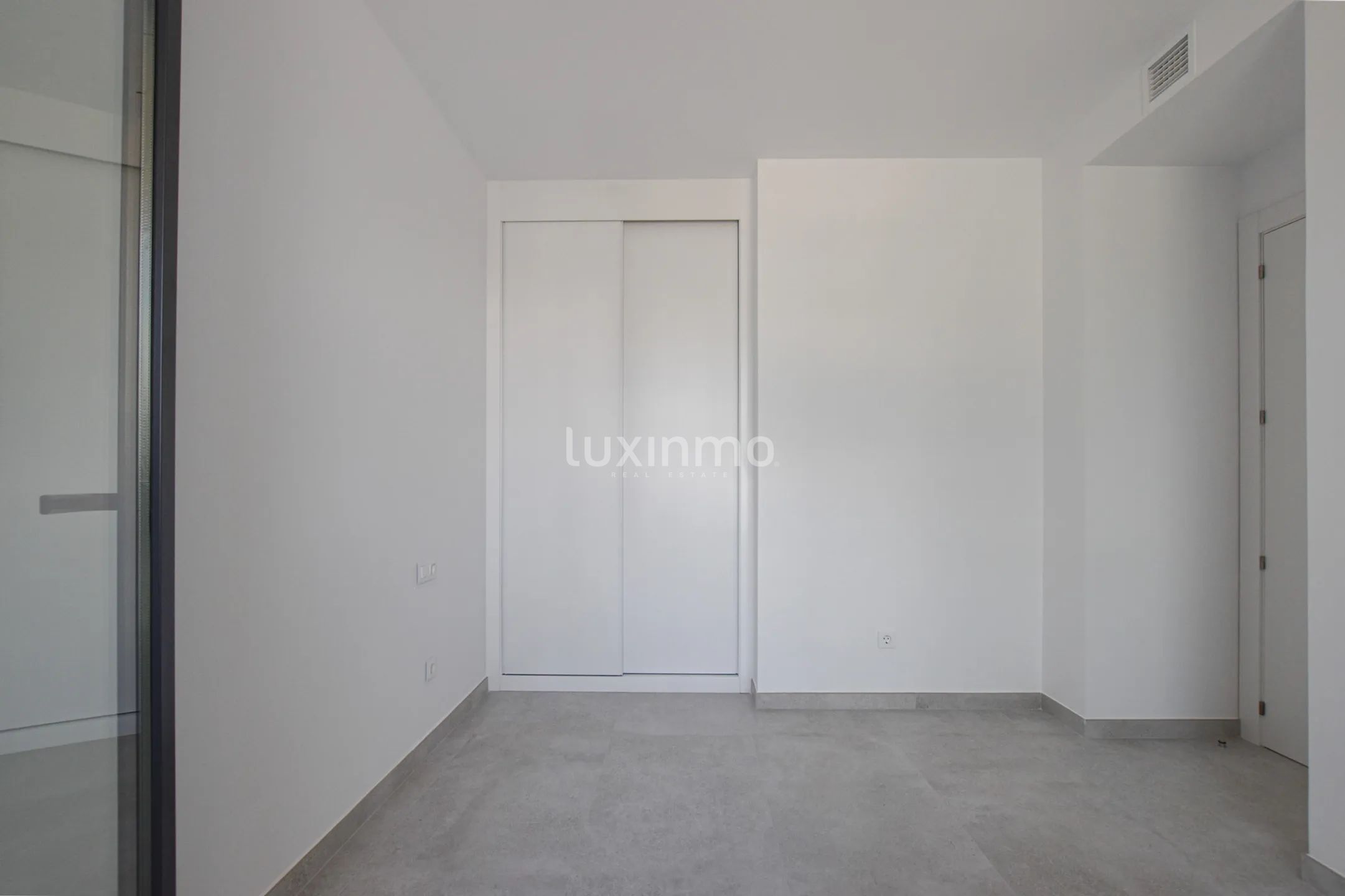 Modern flat with panoramic views and sea views for rent in Calpe — photo 12