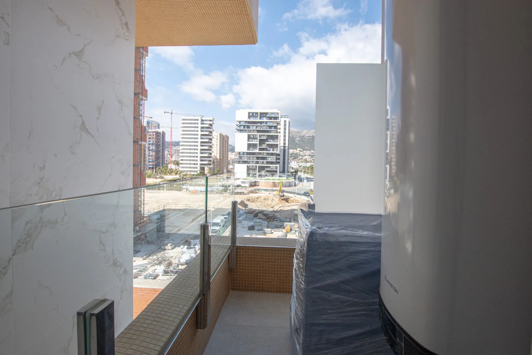 Modern flat with panoramic views and sea views for rent in Calpe — photo 11