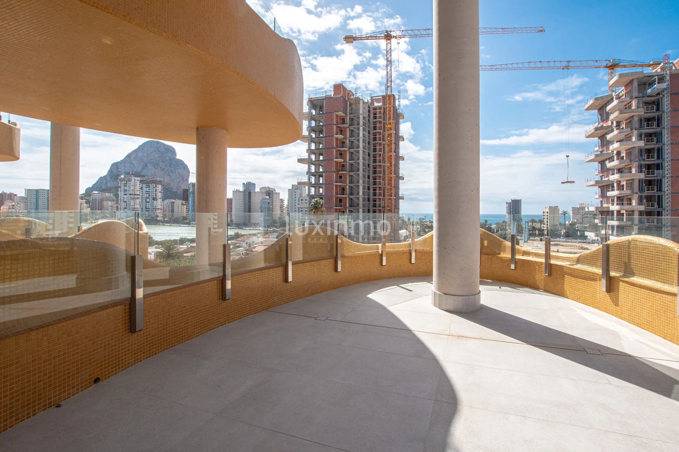 Modern flat with panoramic views and sea views for rent in Calpe — photo 2