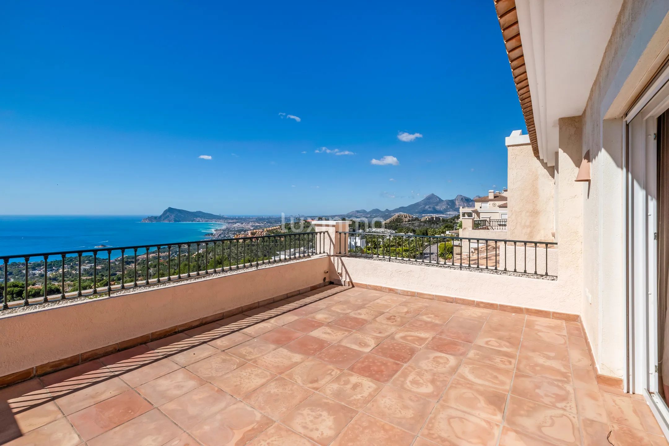 Modern penthouse with panoramic sea views in Altea Hills — photo 4