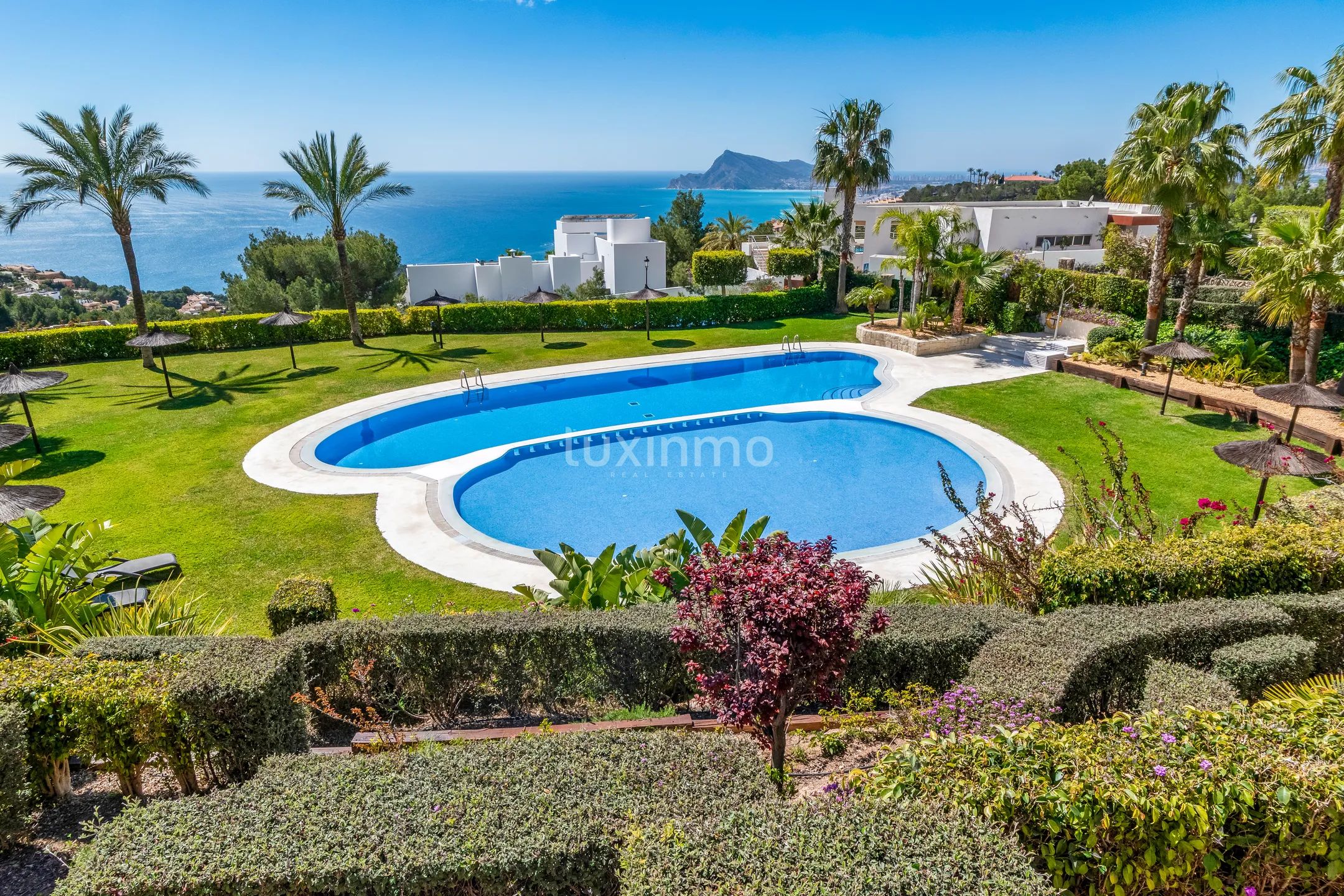 Modernes Penthouse mit Panoramablick auf das Meer in Altea Hills